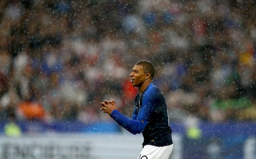 PARIS, FRANCE - MAY 28: Kylian Mbappé of France gestures during the International Friendly match between France and Ireland at Stade de France on May 28, 2018 in Paris, France. (Photo by Dean Mouhtaropoulos/Getty Images)