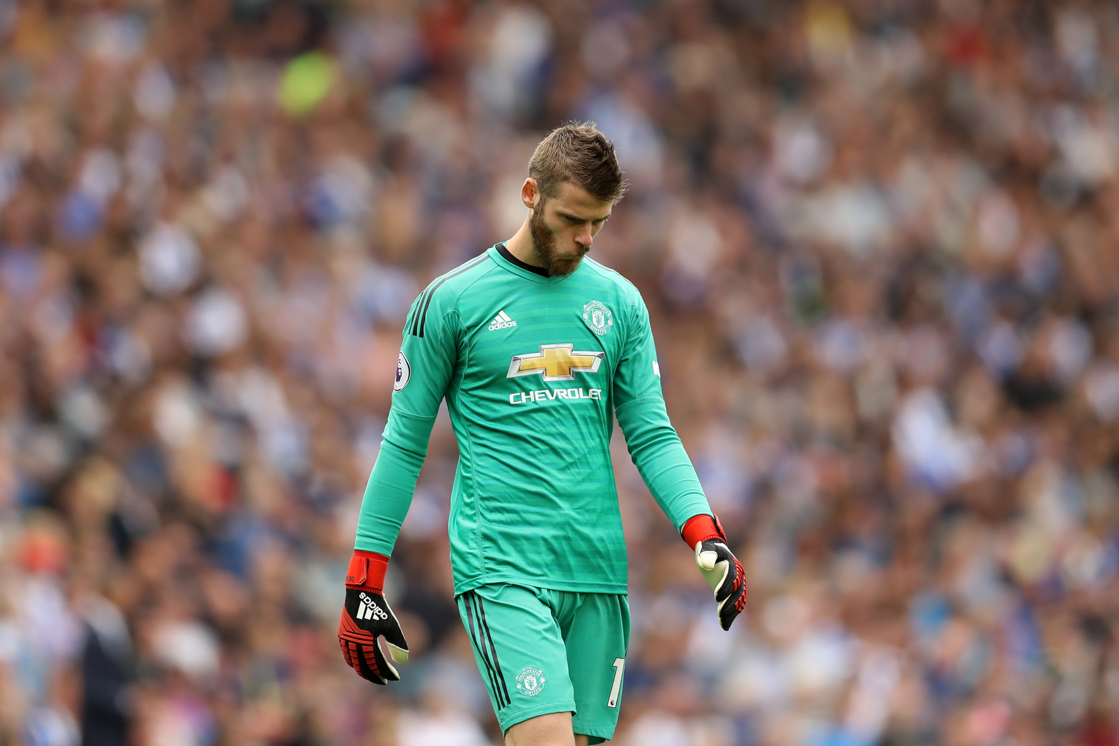 BRIGHTON, ENGLAND - AUGUST 19:  David De Gea of Manchester United reacts during the Premier League match between Brighton & Hove Albion and Manchester United at American Express Community Stadium on August 19, 2018 in Brighton, United Kingdom.  (Photo by Dan Istitene/Getty Images)