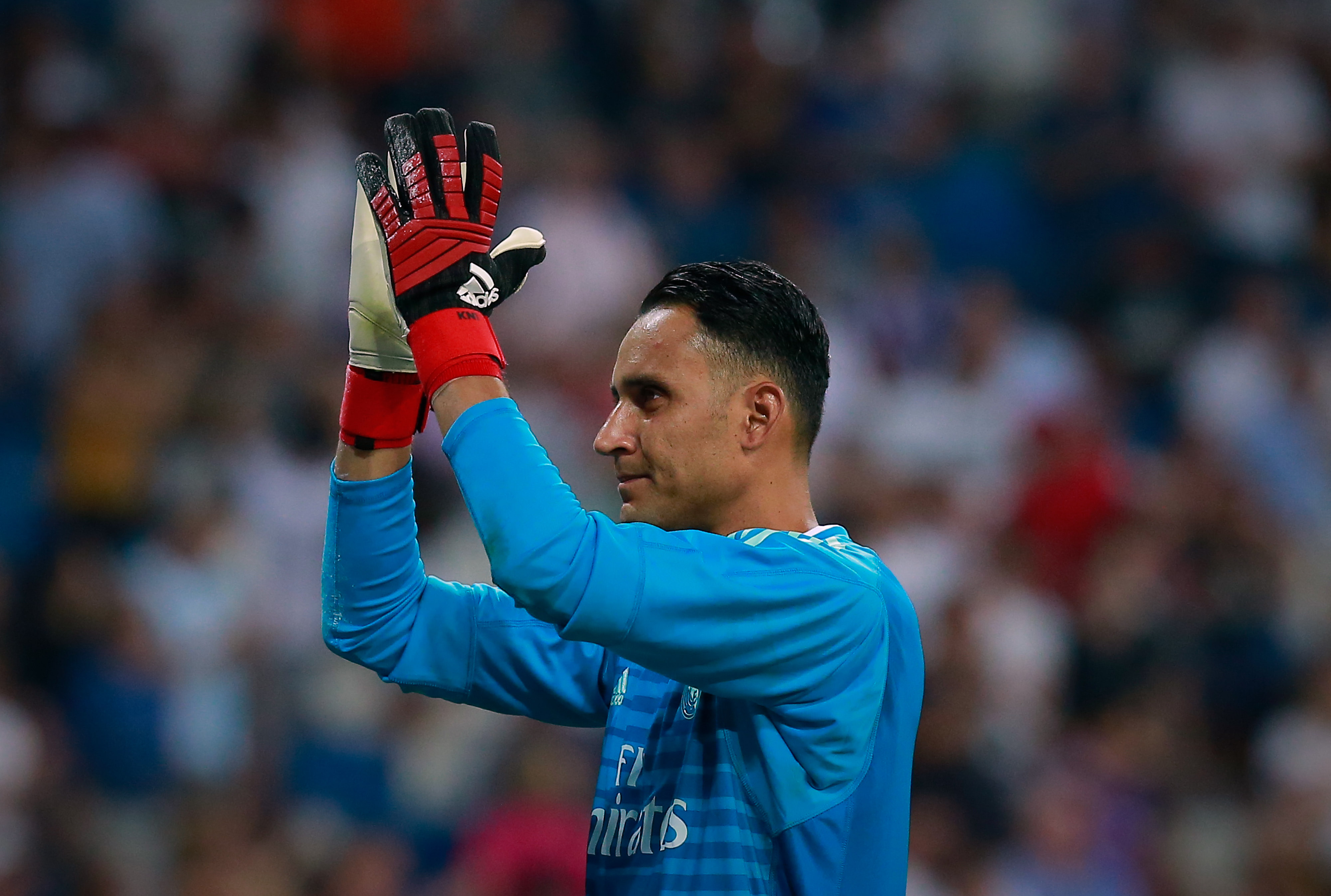 MADRID, SPAIN - AUGUST 11: Goalkeeper Keylor Navas of Real Madrid CF reacts during the Santiago Bernabeu Trophy between Real Madrid CF and AC Milan at Estadio Santiago Bernabeu on August 11, 2018 in Madrid, Spain. (Photo by Gonzalo Arroyo Moreno/Getty Images)