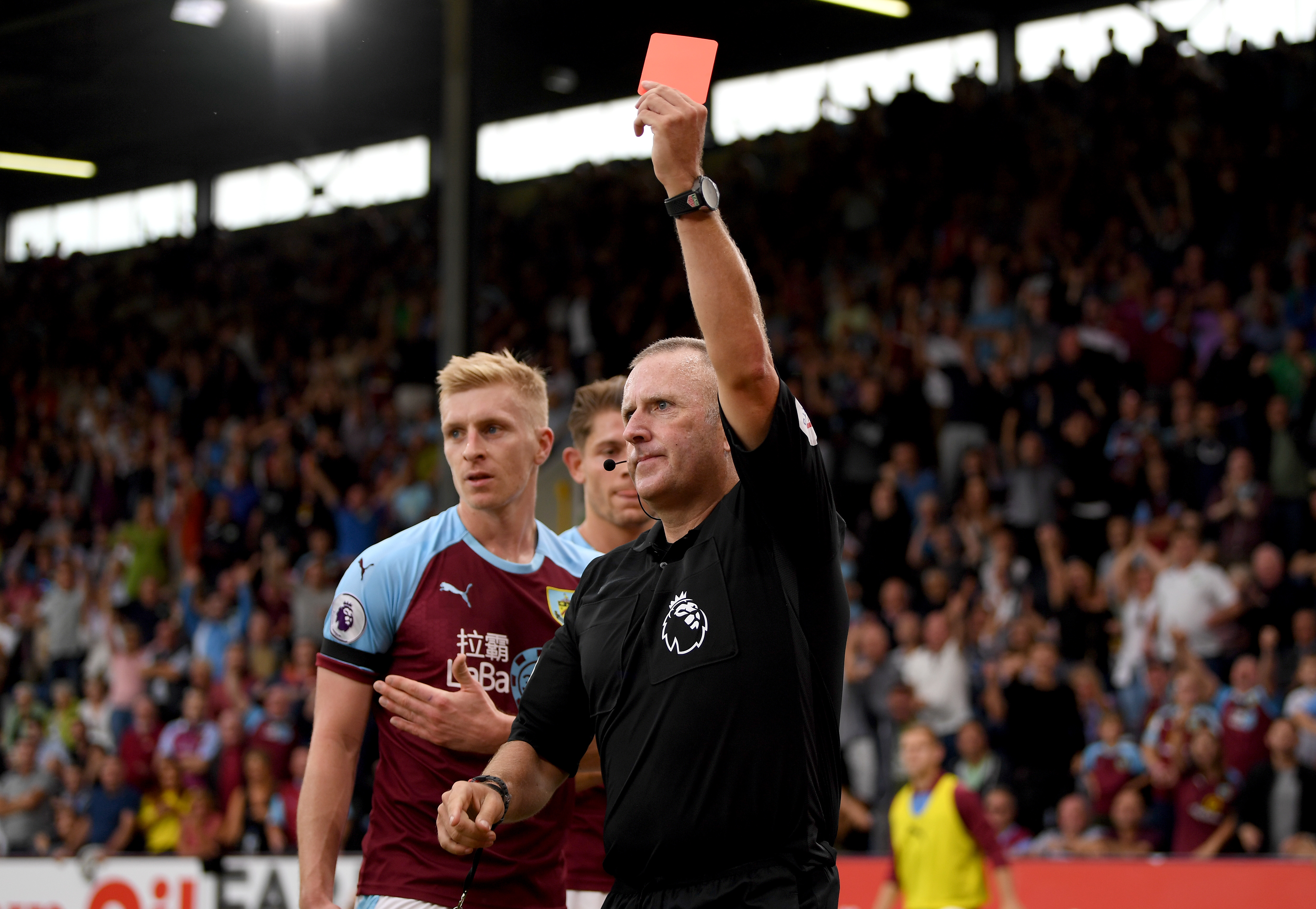 BURNLEY, ENGLAND - SEPTEMBER 02:  Referee Jonathan Moss shows a red card to Marcus Rashford of Manchester United (not pictured) during the Premier League match between Burnley FC and Manchester United at Turf Moor on September 2, 2018 in Burnley, United Kingdom.  (Photo by Shaun Botterill/Getty Images)