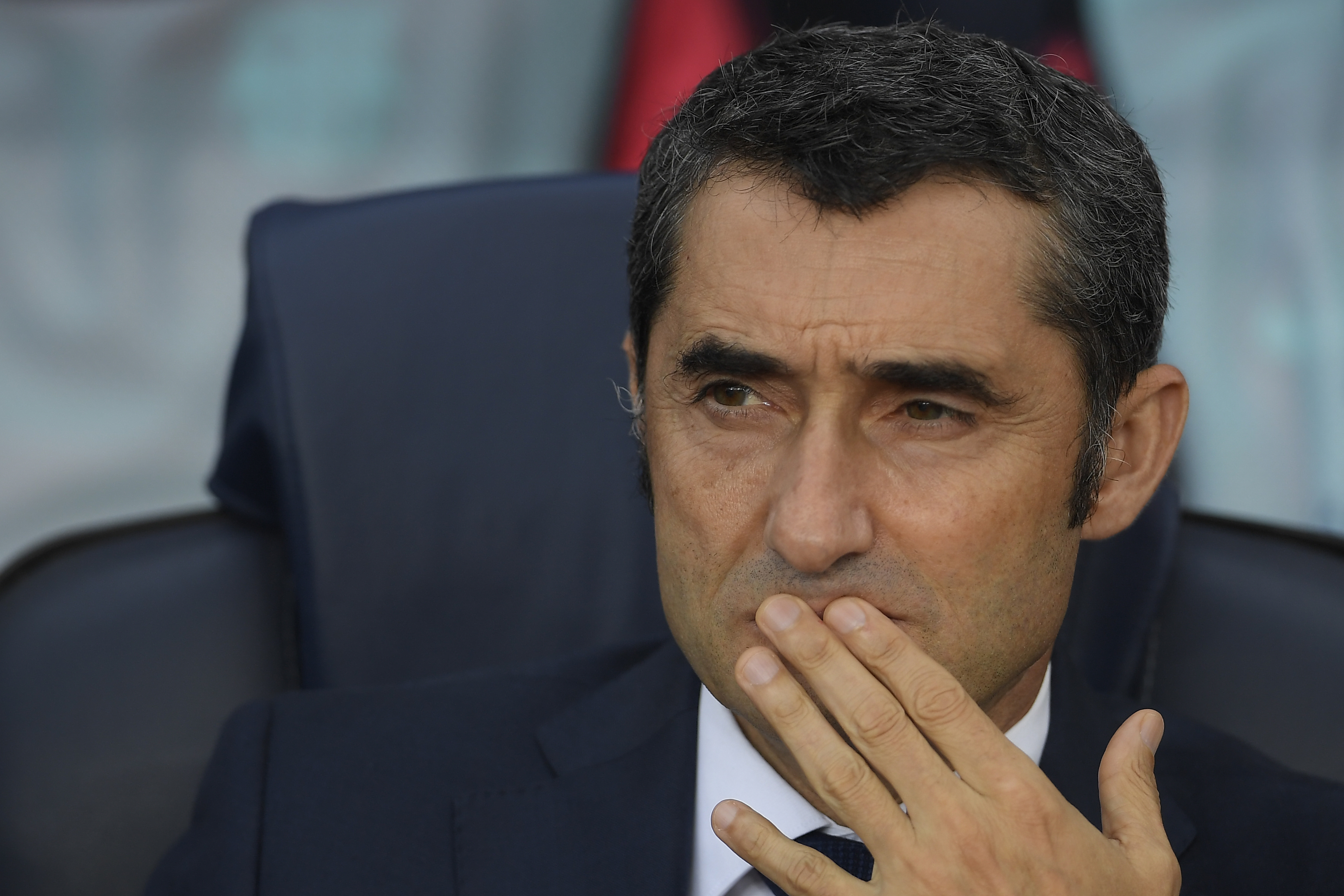 Barcelona's Spanish coach Ernesto Valverde looks on before the UEFA Champions' League group B football match FC Barcelona against PSV Eindhoven at the Camp Nou stadium in Barcelona on September 18, 2018. (Photo by LLUIS GENE / AFP)        (Photo credit should read LLUIS GENE/AFP/Getty Images)