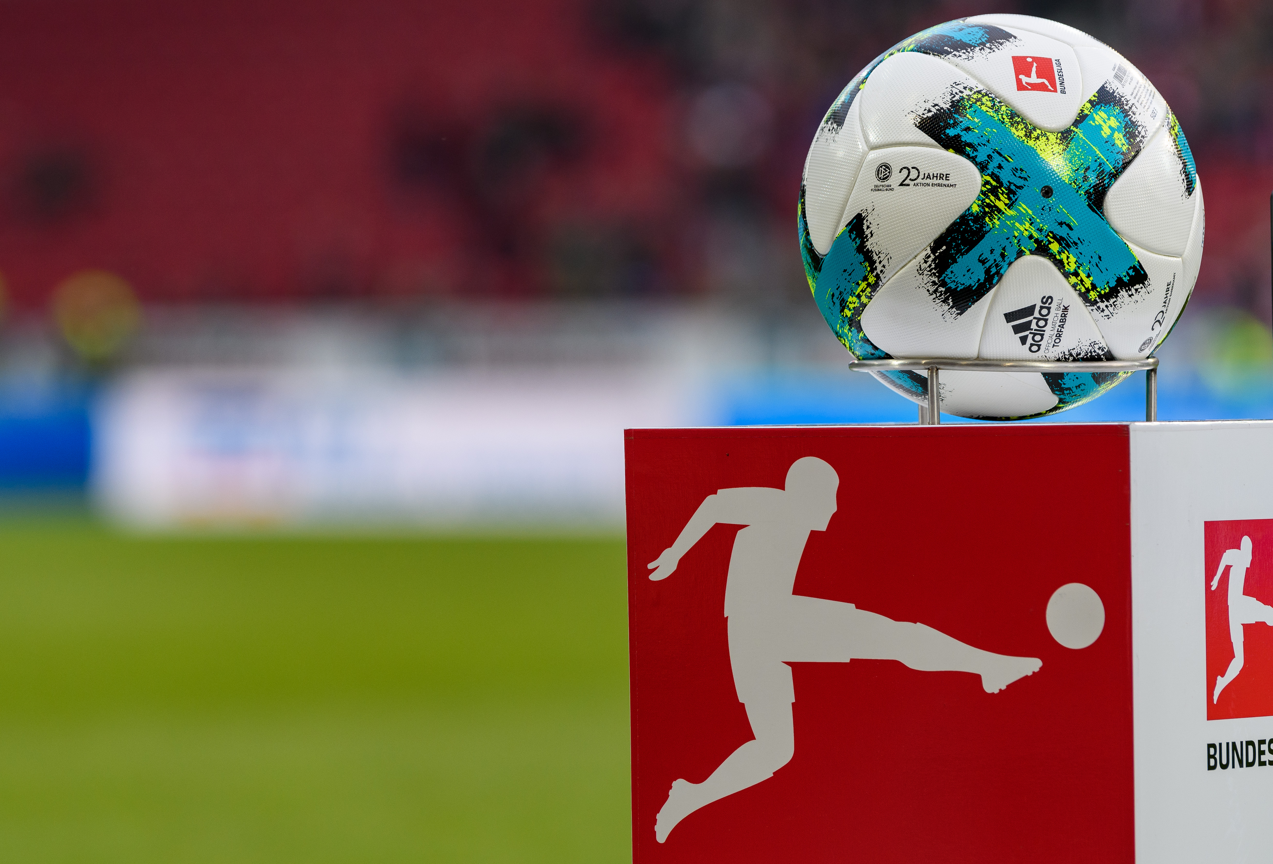 MAINZ, GERMANY - DECEMBER 02: The matchball is seen with the logo '20 Jahre Ehrenamt' during the Bundesliga match between 1. FSV Mainz 05 and FC Augsburg at Opel Arena on December 2, 2017 in Mainz, Germany. (Photo by Alexander Scheuber/Bongarts/Getty Images)
