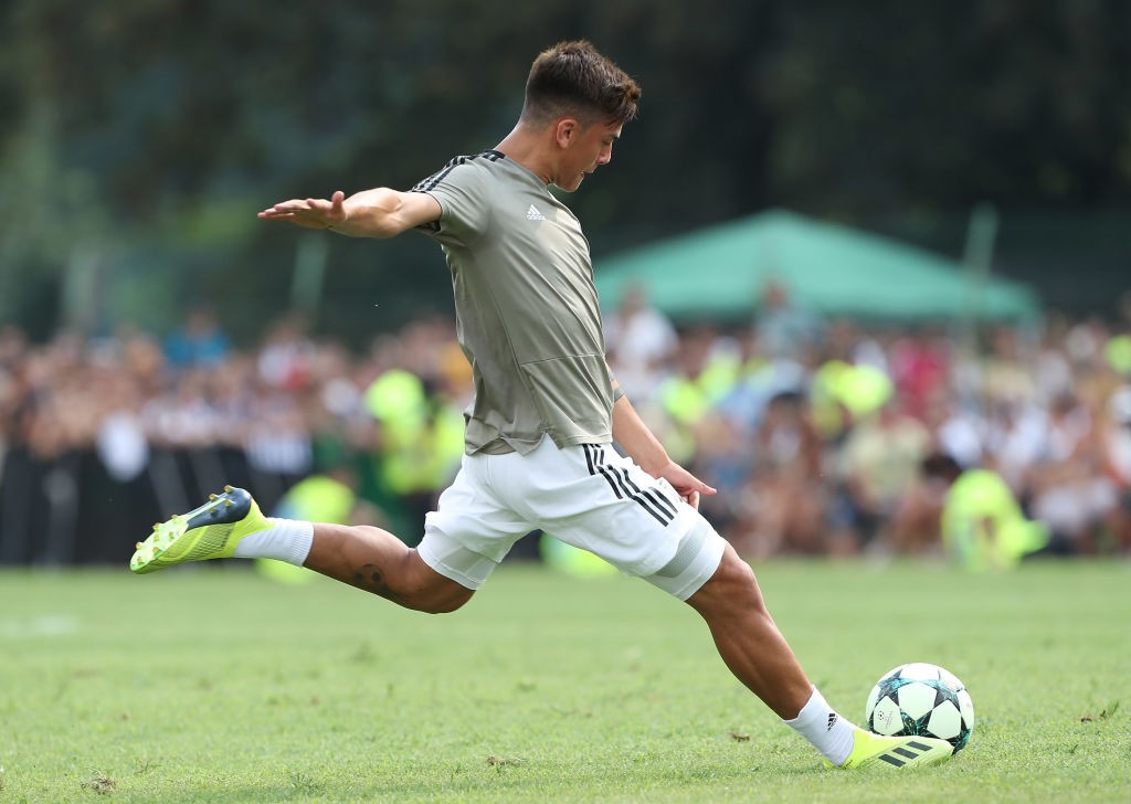 VILLAR PEROSA, ITALY - AUGUST 12: Paulo Dybala of Juventus during the warm up prior to the Pre-Season Friendly match between Juventus and Juventus U19 on August 12, 2018 in Villar Perosa, Italy. (Photo by Marco Luzzani/Getty Images)