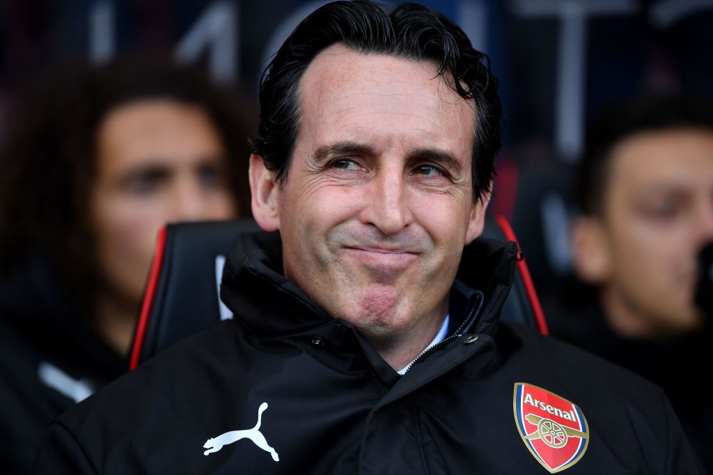 BOURNEMOUTH, ENGLAND - NOVEMBER 25: Unai Emery, Manager of Arsenal looks on prior to the Premier League match between AFC Bournemouth and Arsenal FC at Vitality Stadium on November 25, 2018 in Bournemouth, United Kingdom. (Photo by Dan Mullan/Getty Images)