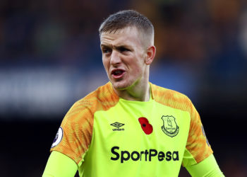 LONDON, ENGLAND - NOVEMBER 11:  Everton goalkeeper Jordan Pickford reacts during the Premier League match between Chelsea FC and Everton FC at Stamford Bridge on November 11, 2018 in London, United Kingdom.  (Photo by Bryn Lennon/Getty Images)