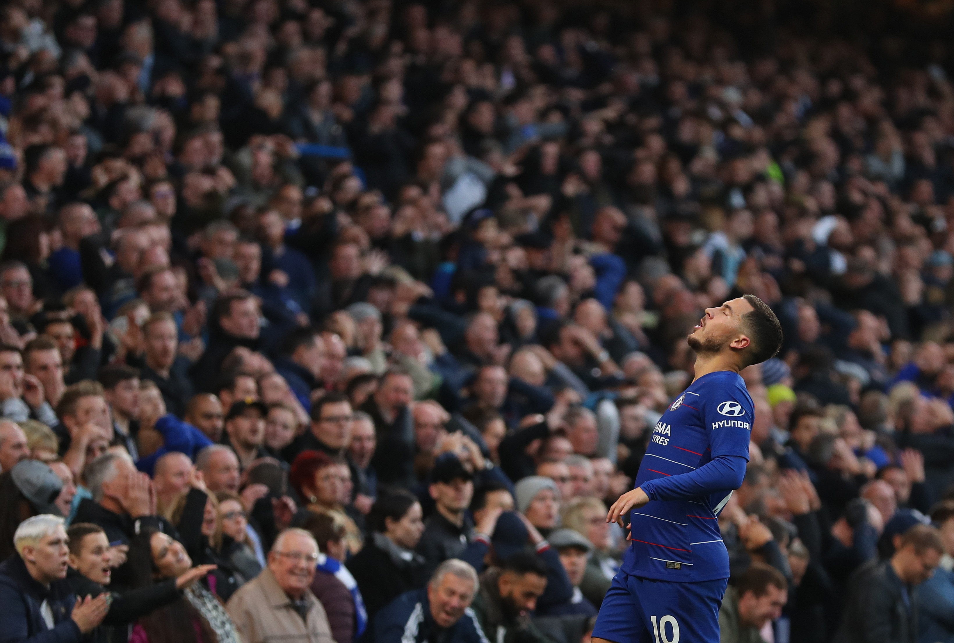 LONDON, ENGLAND - NOVEMBER 11: Eden Hazard of Chelsea reacts during the Premier League match between Chelsea FC and Everton FC at Stamford Bridge on November 11, 2018 in London, United Kingdom. (Photo by Catherine Ivill/Getty Images)