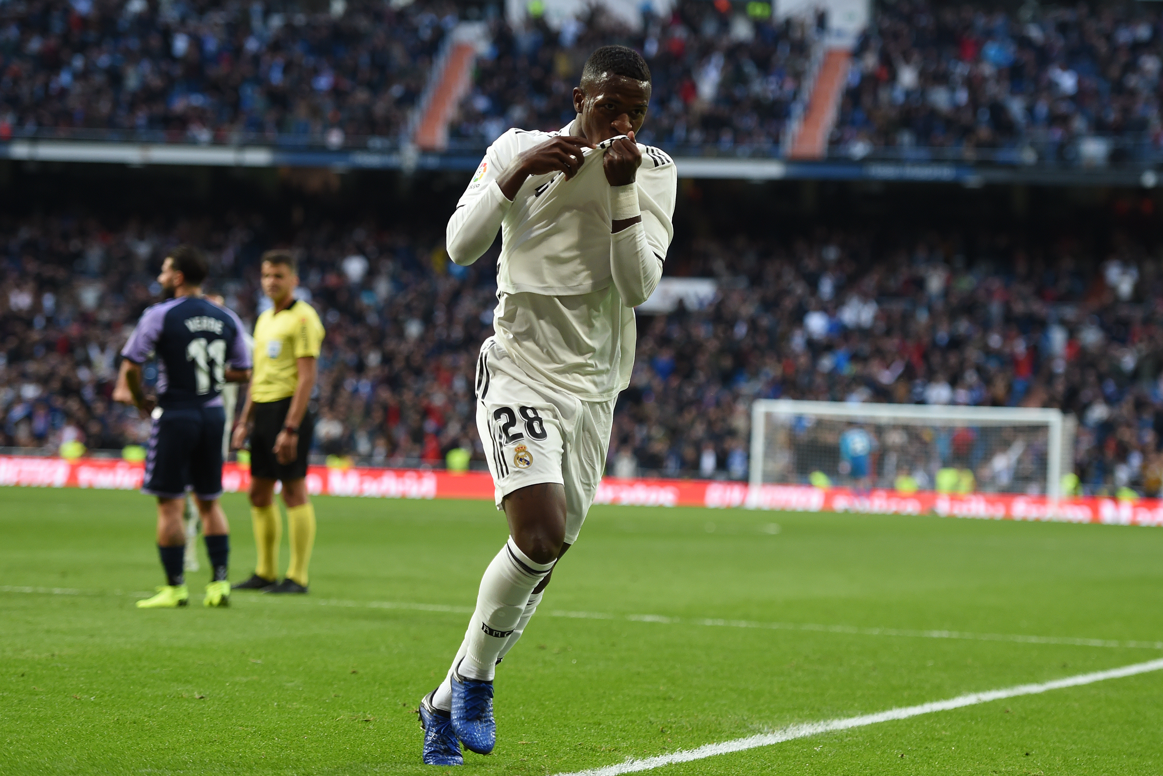 MADRID, SPAIN - NOVEMBER 03: Vinicius Junior of Real Madrid celebrates after scoring their opening goal during the La Liga match between Real Madrid CF and Real Valladolid CF at Estadio Santiago Bernabeu on November 03, 2018 in Madrid, Spain. (Photo by Denis Doyle/Getty Images)