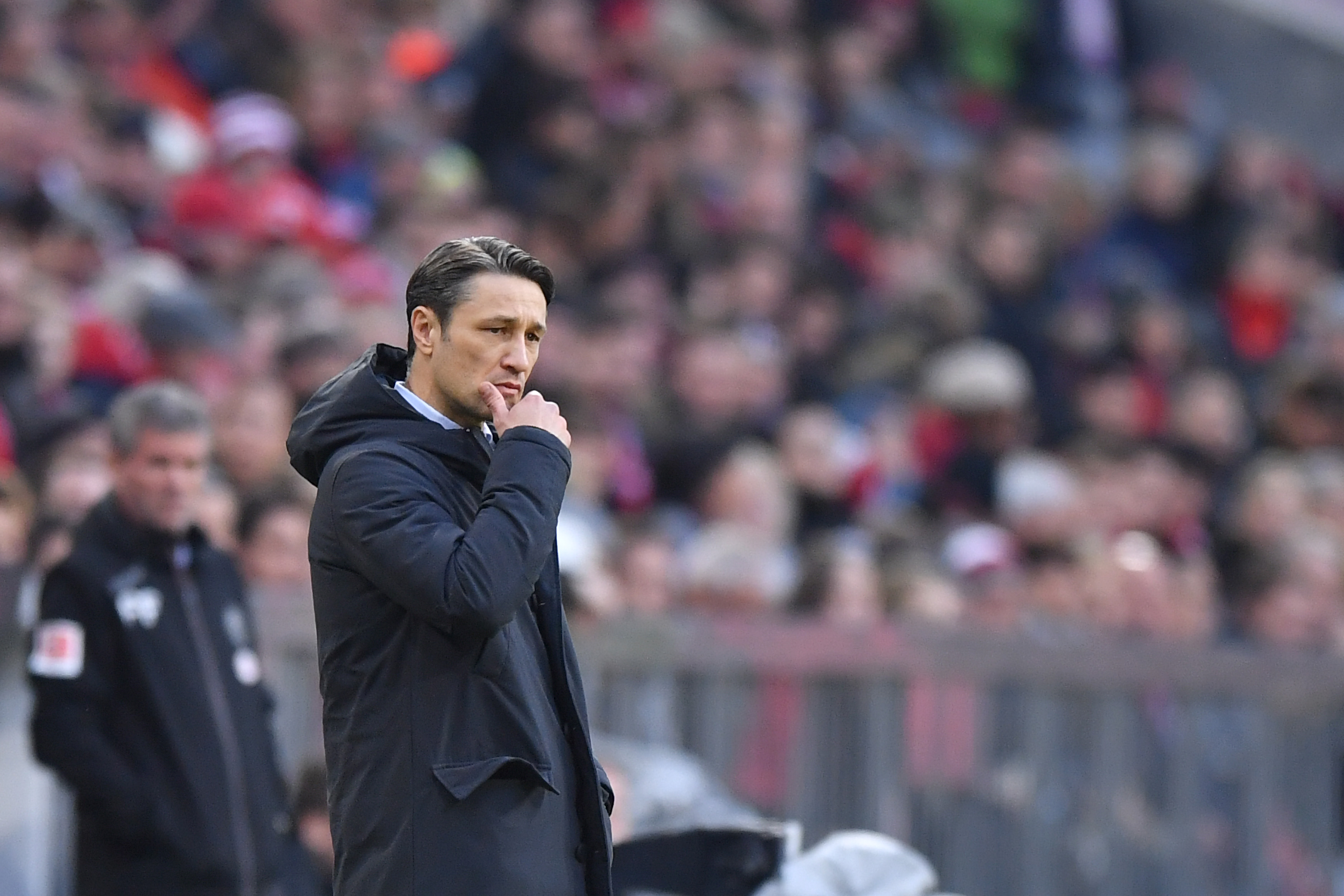 MUNICH, GERMANY - NOVEMBER 24: Head coach Niko Kovac of Bayern Muenchen gives his team instructions during the Bundesliga match between FC Bayern Muenchen and Fortuna Duesseldorf at Allianz Arena on November 24, 2018 in Munich, Germany. (Photo by Sebastian Widmann/Bongarts/Getty Images)