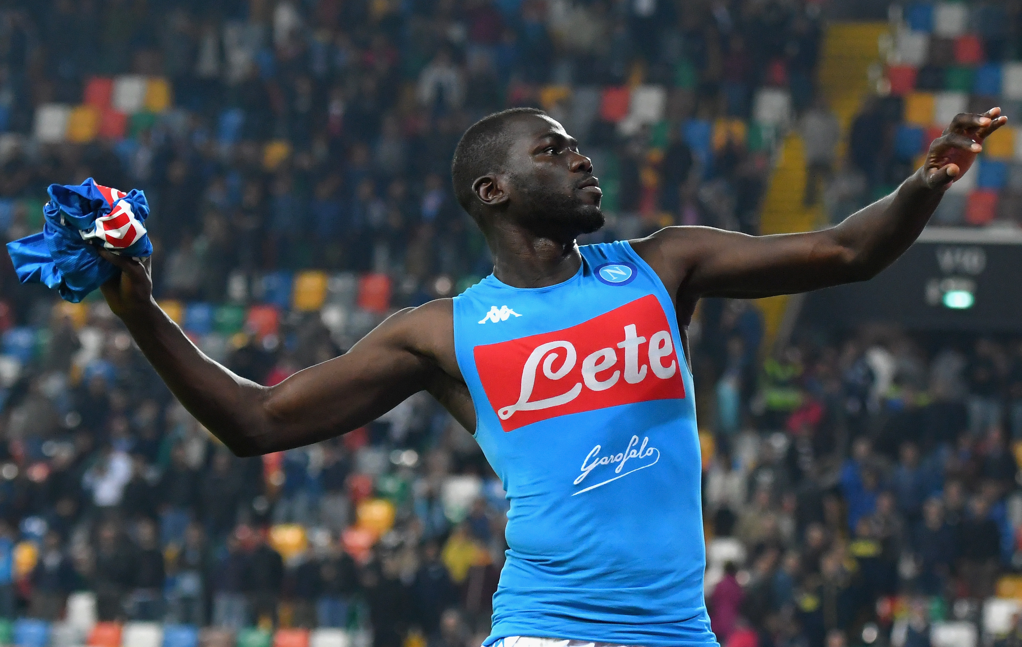 UDINE, ITALY - OCTOBER 20: Kaldou Koulibaly of SSC Napoli celebrates the victory after the Serie A match between Udinese and SSC Napoli at Stadio Friuli on October 20, 2018 in Udine, Italy.  (Photo by Alessandro Sabattini/Getty Images)