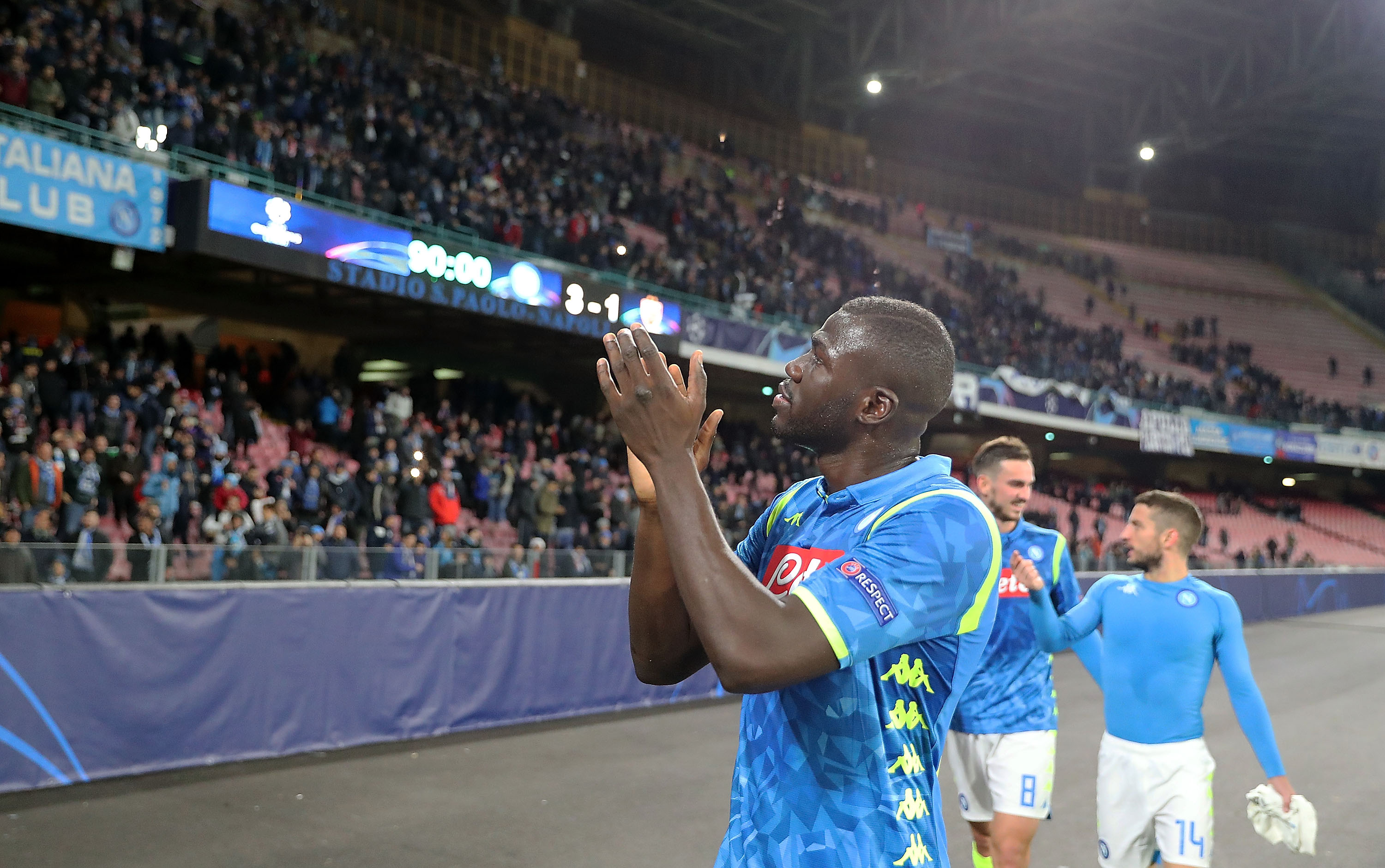 NAPLES, ITALY - NOVEMBER 28:  Kalidou Koulibaly player of SSC Napoli celebrates the victory after the Group C match of the UEFA Champions League between SSC Napoli and Red Star Belgrade at Stadio San Paolo on November 28, 2018 in Naples, Italy.  (Photo by Francesco Pecoraro/Getty Images)