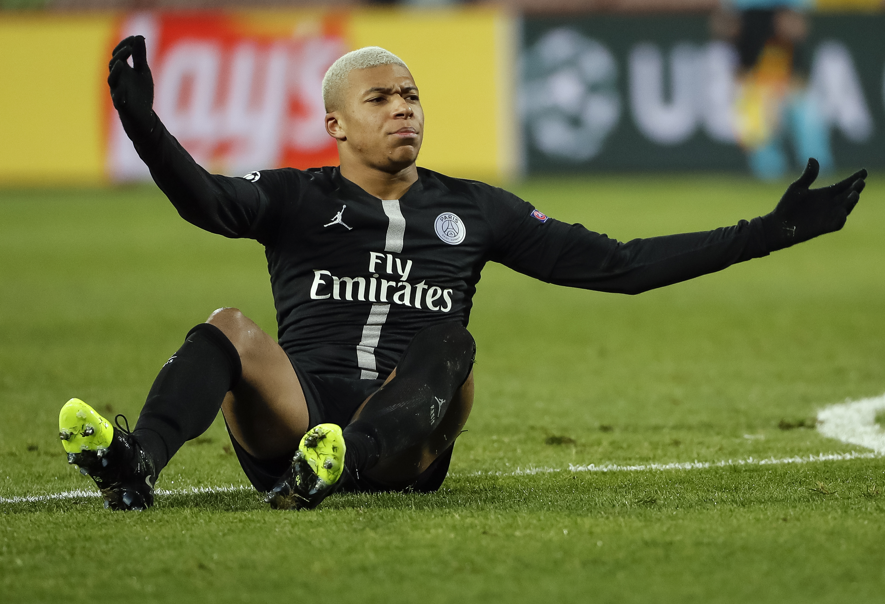PSG could be forced to sell either Mbappe or Neymar. (Photo by Srdjan Stevanovic/Getty Images)