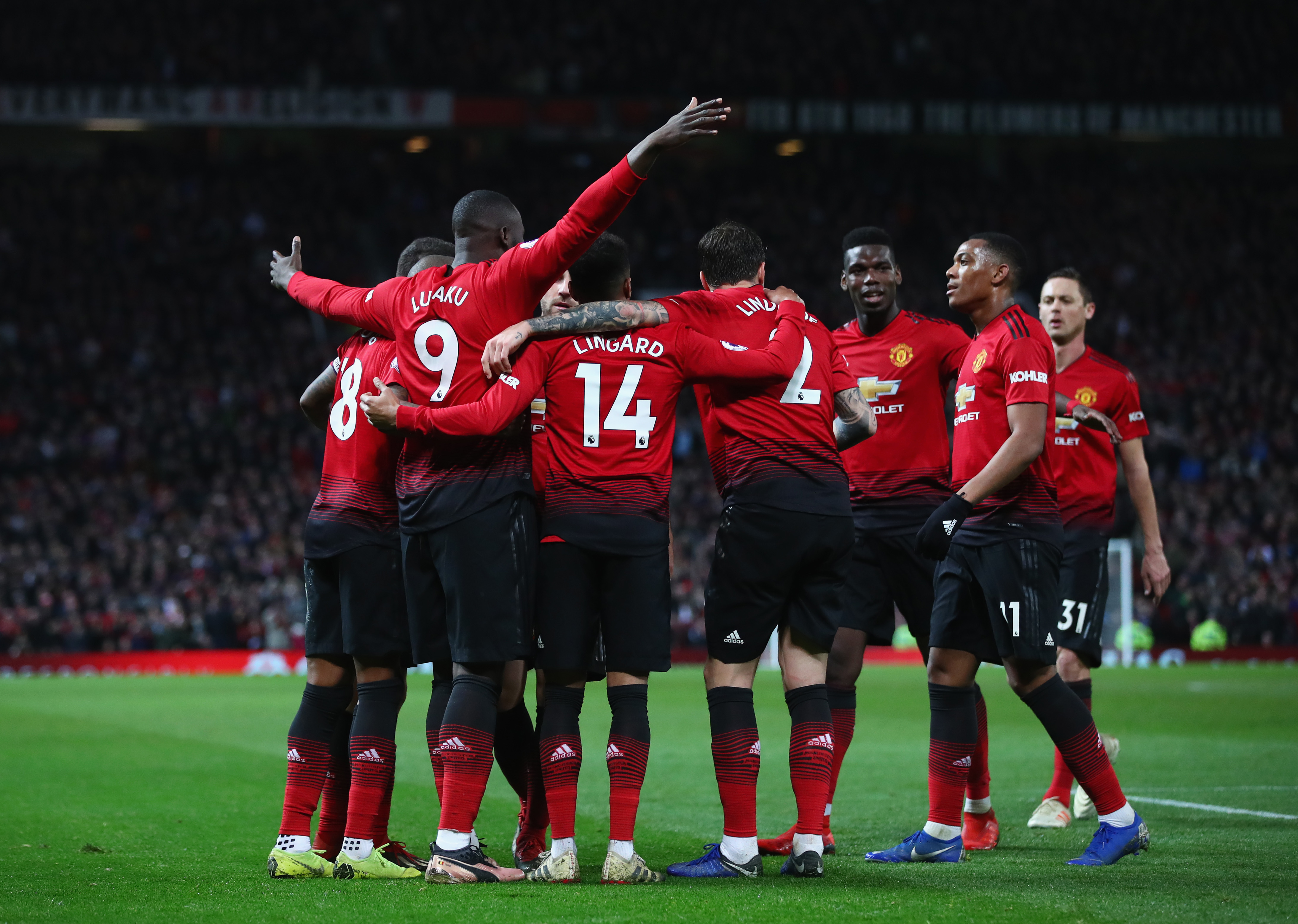 MANCHESTER, ENGLAND - DECEMBER 30:  Romelu Lukaku of Manchester United celebrates after scoring his team's fourth goal with team mates during the Premier League match between Manchester United and AFC Bournemouth at Old Trafford on December 30, 2018 in Manchester, United Kingdom.  (Photo by Clive Brunskill/Getty Images)