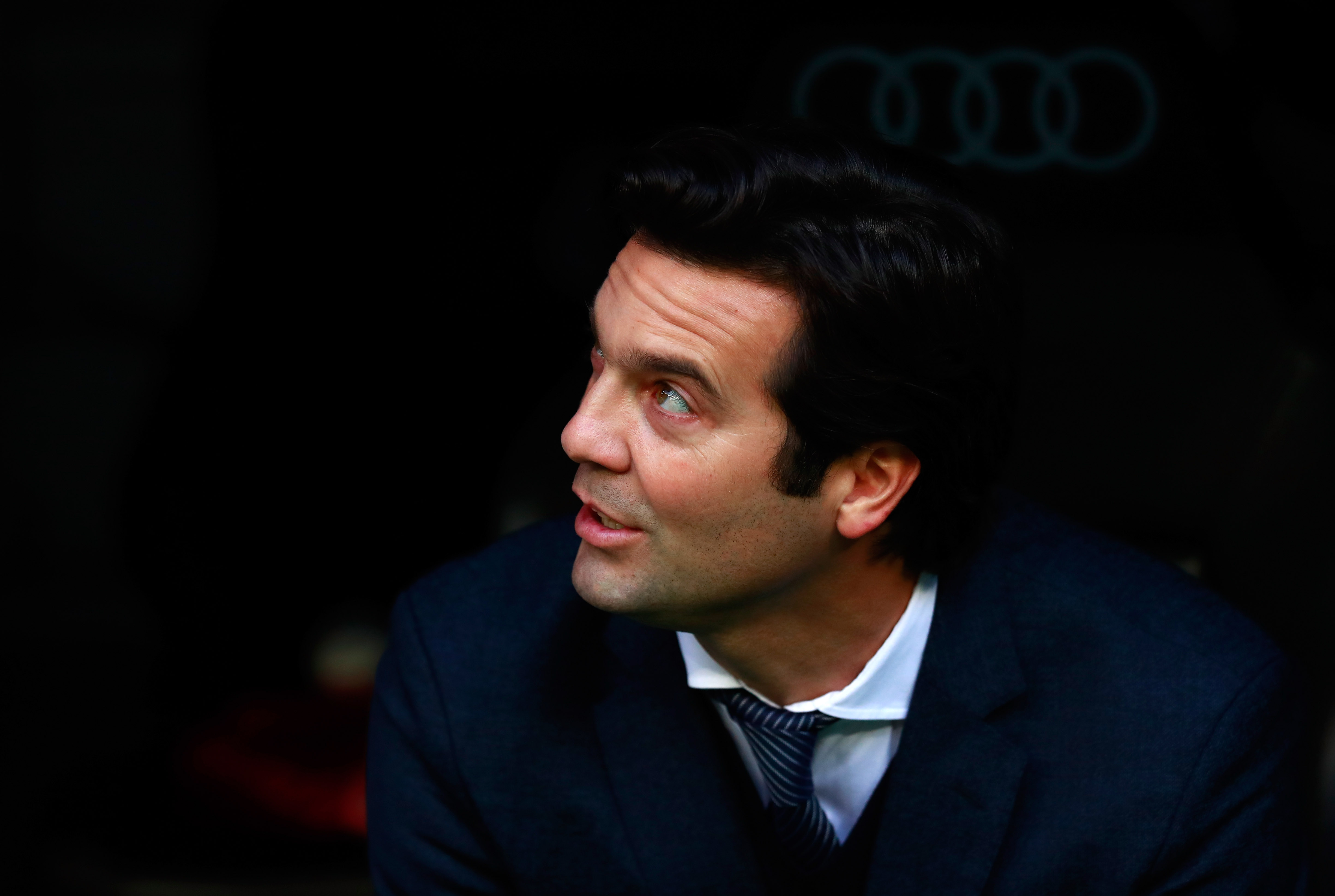MADRID, SPAIN - DECEMBER 06:  Santiago Solari, Manager of Real Madrid looks on prior to the Copa del Rey fourth round match between Real Madrid and Melilla at Estadio Bernabeu on December 6, 2018 in Madrid, Spain.  (Photo by Gonzalo Arroyo Moreno/Getty Images)