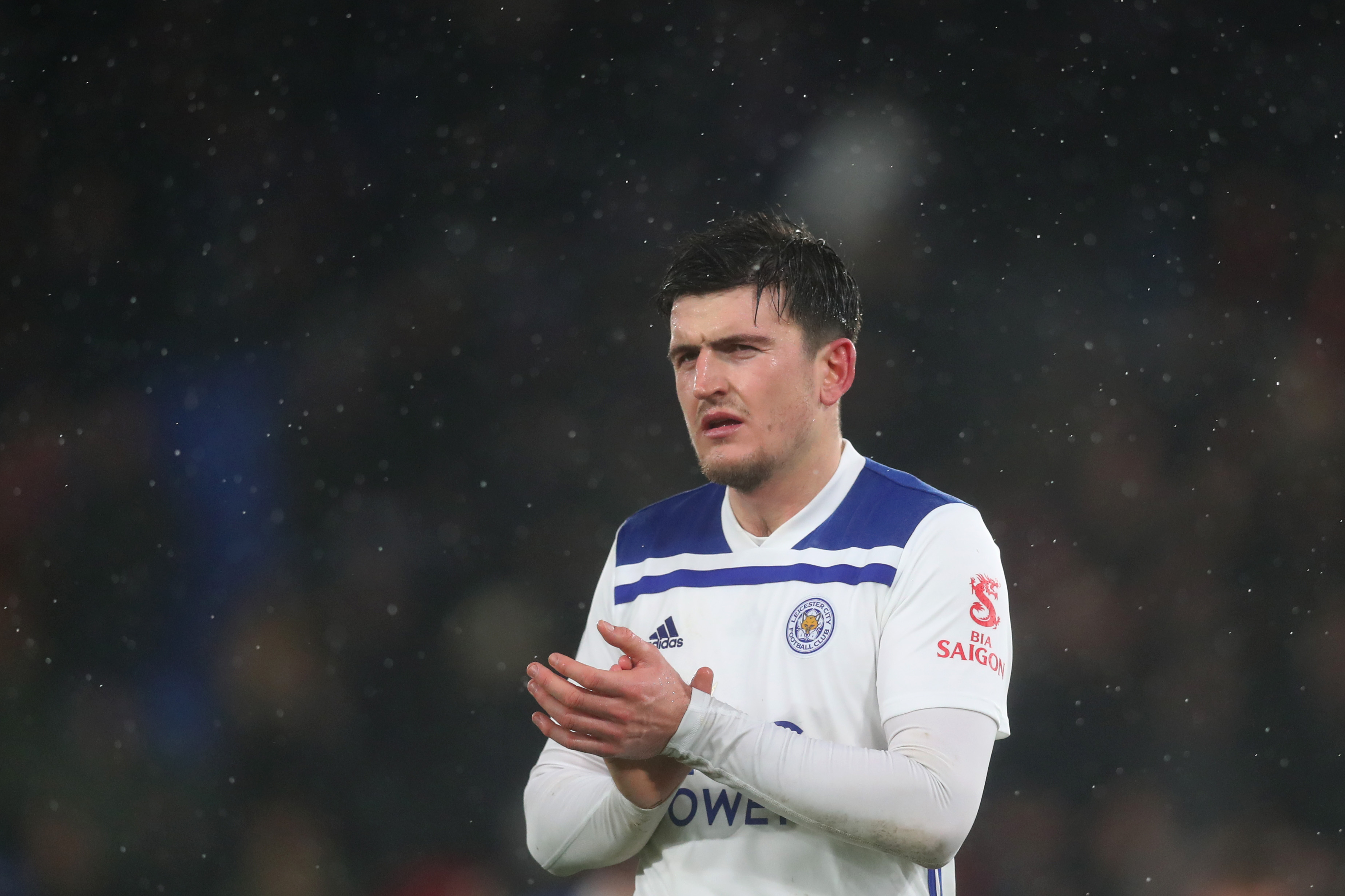 LONDON, ENGLAND - DECEMBER 15:  Harry Maguire of Leicester City applauds the fans after the Premier League match between Crystal Palace and Leicester City at Selhurst Park on December 15, 2018 in London, United Kingdom. (Photo by Dan Istitene/Getty Images)