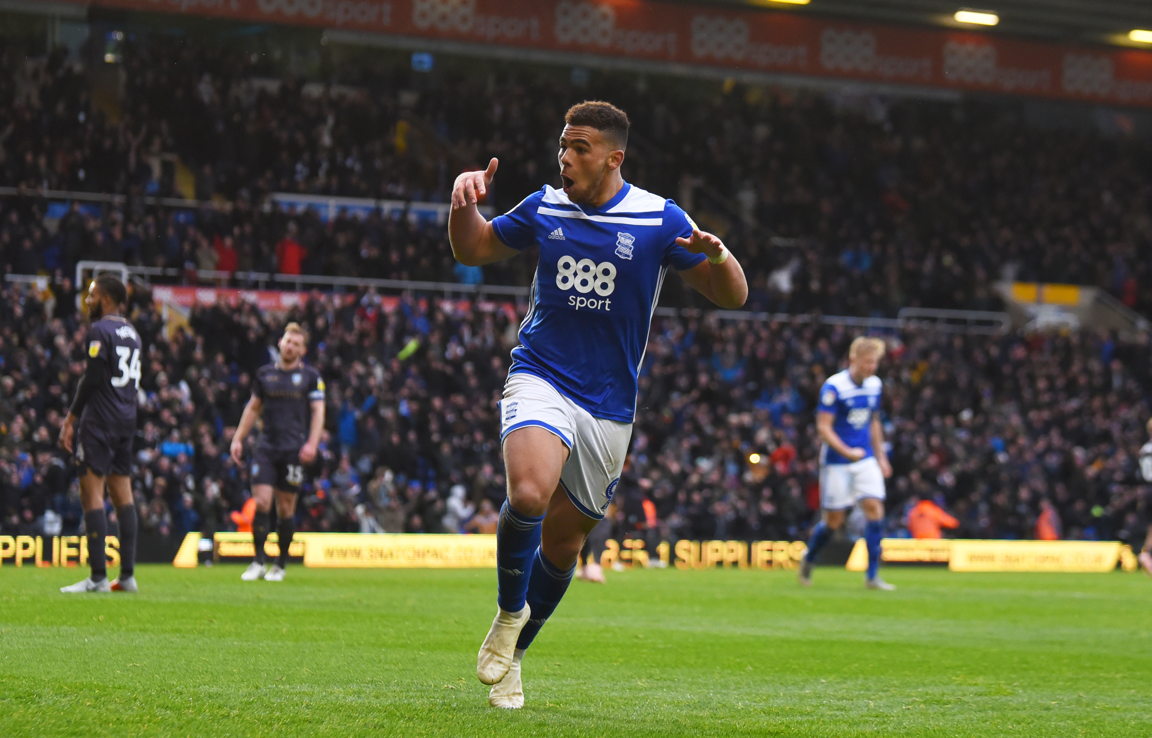 BIRMINGHAM, ENGLAND - OCTOBER 27: Che Adams of Birmingham celebrates as he scores the third goal during the Sky Bet Championship match between Birmingham City and Sheffield Wednesday at St Andrew's Trillion Trophy Stadium on October 27, 2018 in Birmingham, England. (Photo by Nathan Stirk/Getty Images)