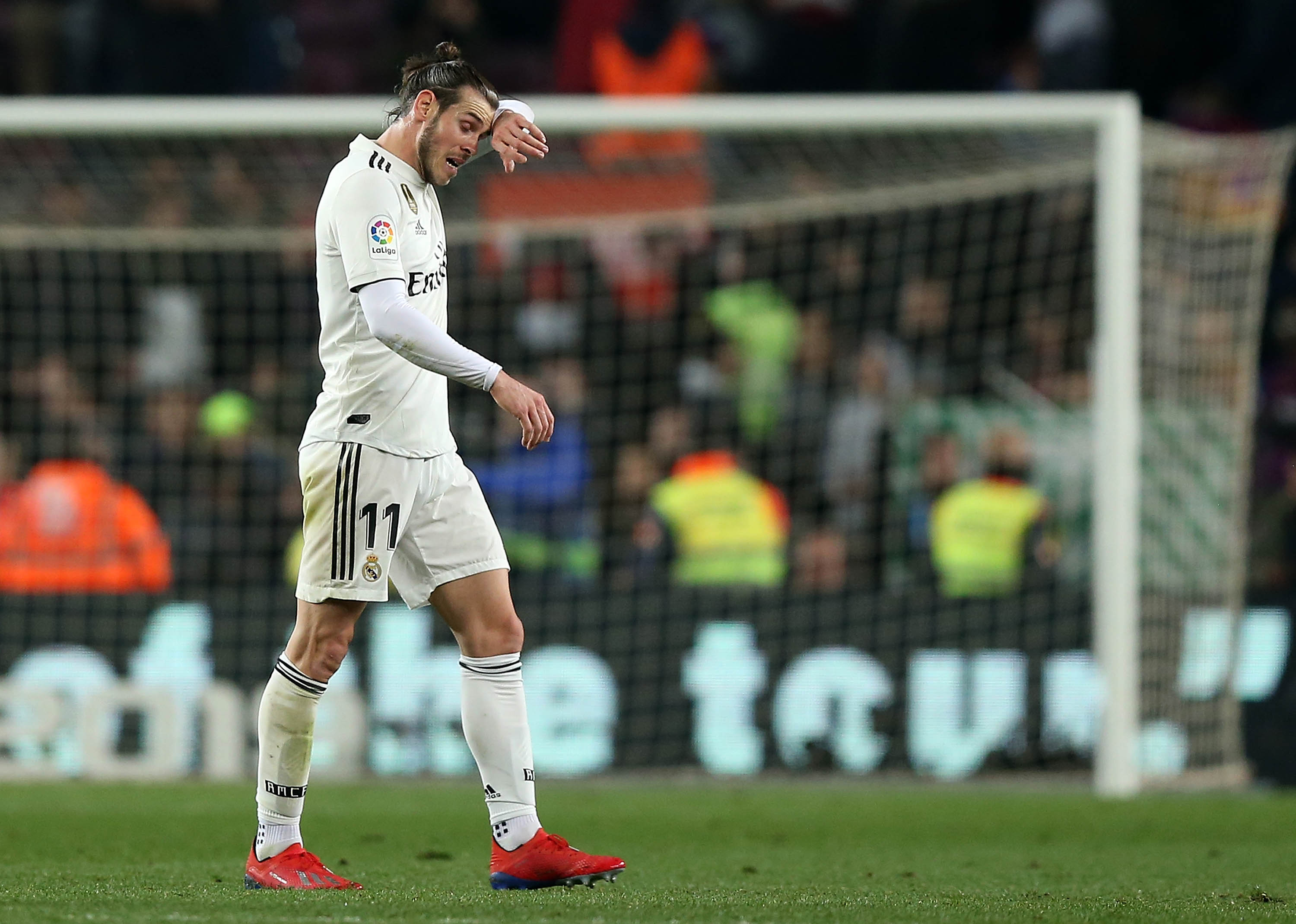 BARCELONA, SPAIN - FEBRUARY 06: Gareth Bale of Real Madrid leaves the pitch at the end of the Copa del Rey Semi Final match between FC Barcelona and Real Madrid at Nou Camp on February 06, 2019 in Barcelona, Spain. (Photo by Angel Martinez/Getty Images)