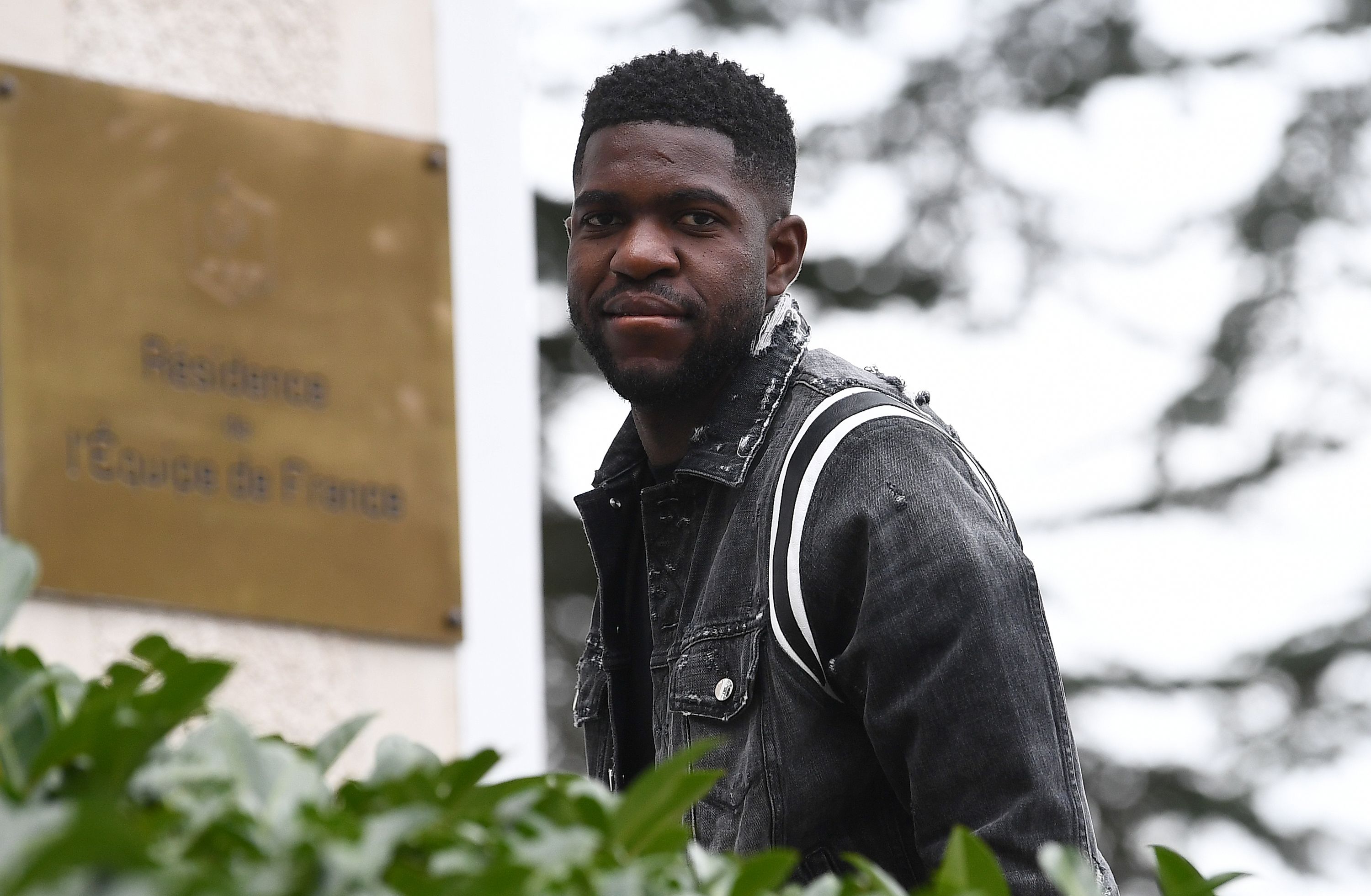 France's defender Samuel Umtiti arrives at the French national football team training base in Clairefontaine-en-Yvelines on March 18, 2019, as part of the team's preparation for the upcoming qualification Euro-2020 football matches against Moldavia and Island. (Photo by FRANCK FIFE / AFP)        (Photo credit should read FRANCK FIFE/AFP/Getty Images)