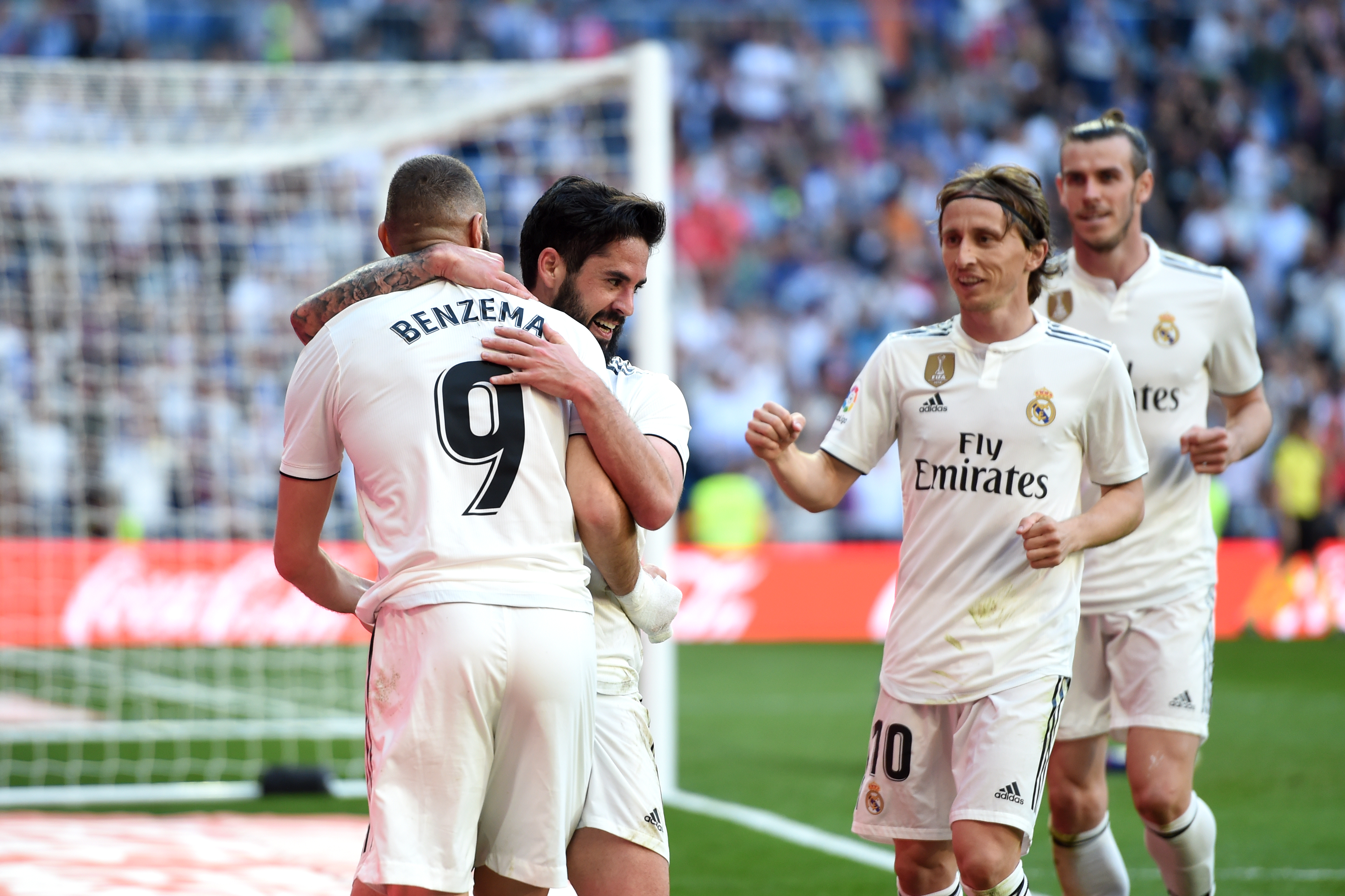 MADRID, SPAIN - MARCH 16: Isco of Real Madrid celebrates with teammates after scoring his team's first goal during the La Liga match between Real Madrid CF and RC Celta de Vigo at Estadio Santiago Bernabeu on March 16, 2019 in Madrid, Spain. (Photo by Denis Doyle/Getty Images)