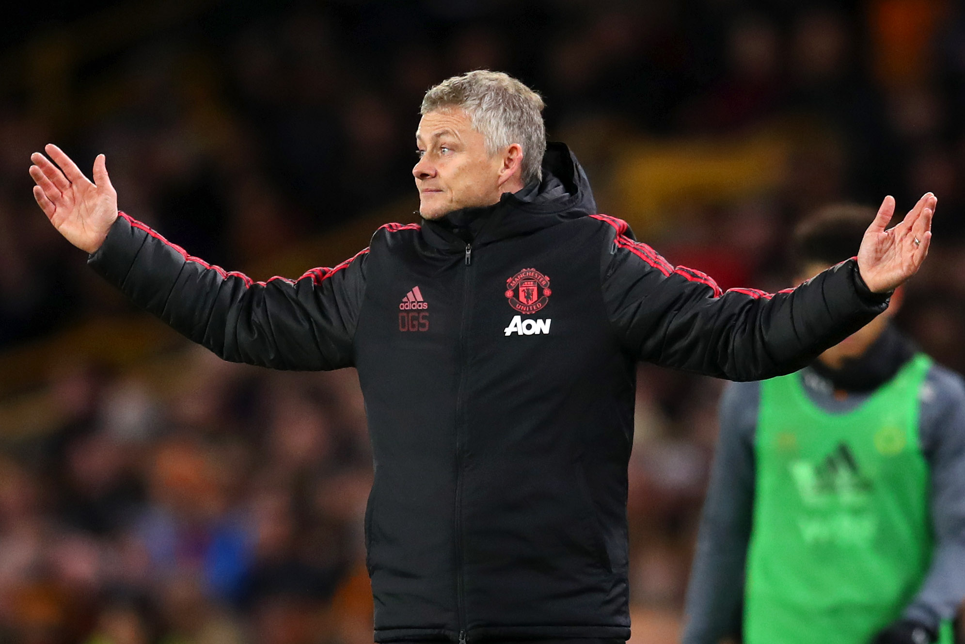 WOLVERHAMPTON, ENGLAND - MARCH 16: Ole Gunnar Solskjaer, Interim Manager of Manchester United gives his team instructions during the FA Cup Quarter Final match between Wolverhampton Wanderers and Manchester United at Molineux on March 16, 2019 in Wolverhampton, England. (Photo by Catherine Ivill/Getty Images)