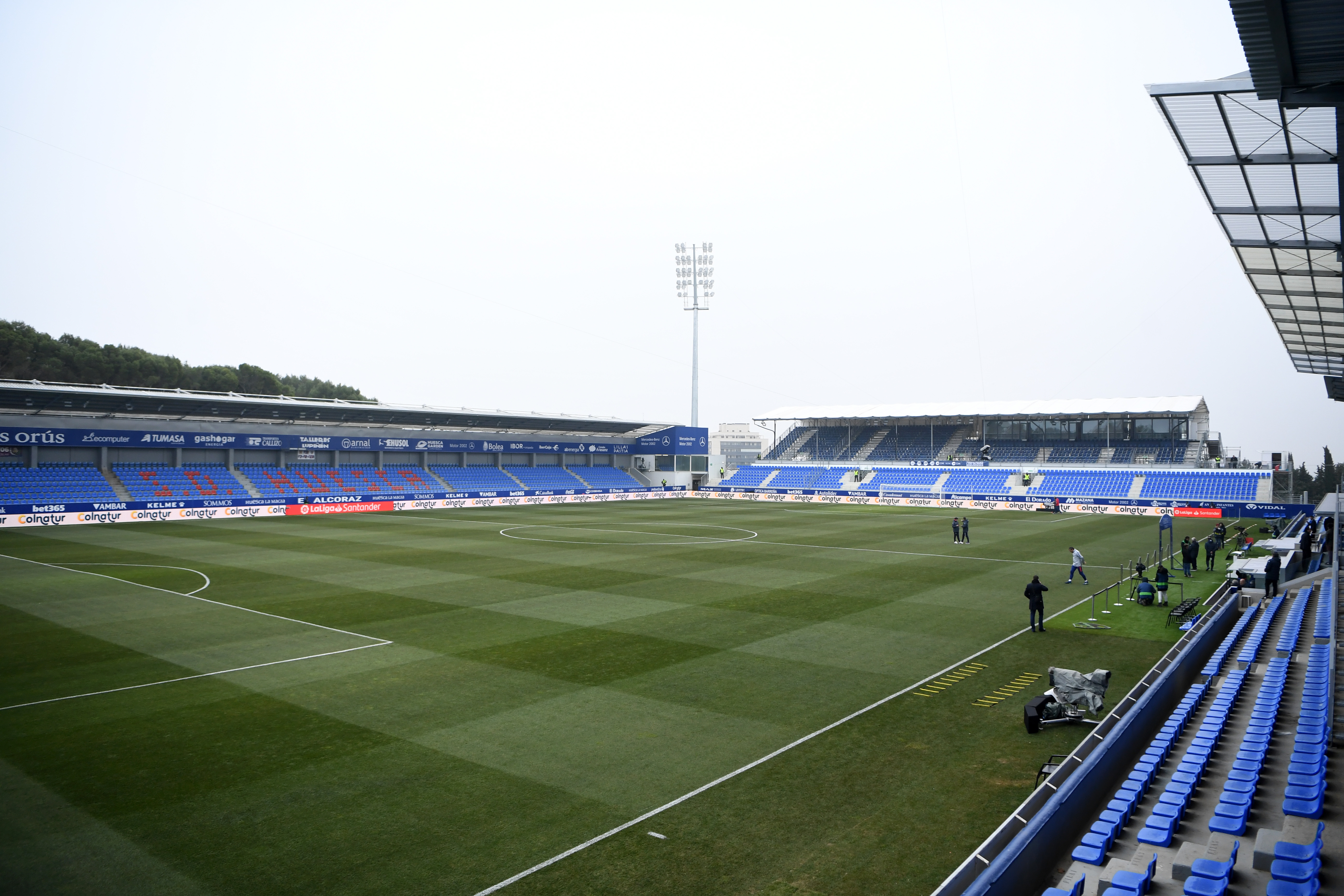 HUESCA, SPAIN - JANUARY 19:  General view inside the stadium prior to the La Liga match between SD Huesca and Club Atletico de Madrid at Estadio El Alcoraz on January 19, 2019 in Huesca, Spain.  (Photo by David Ramos/Getty Images)