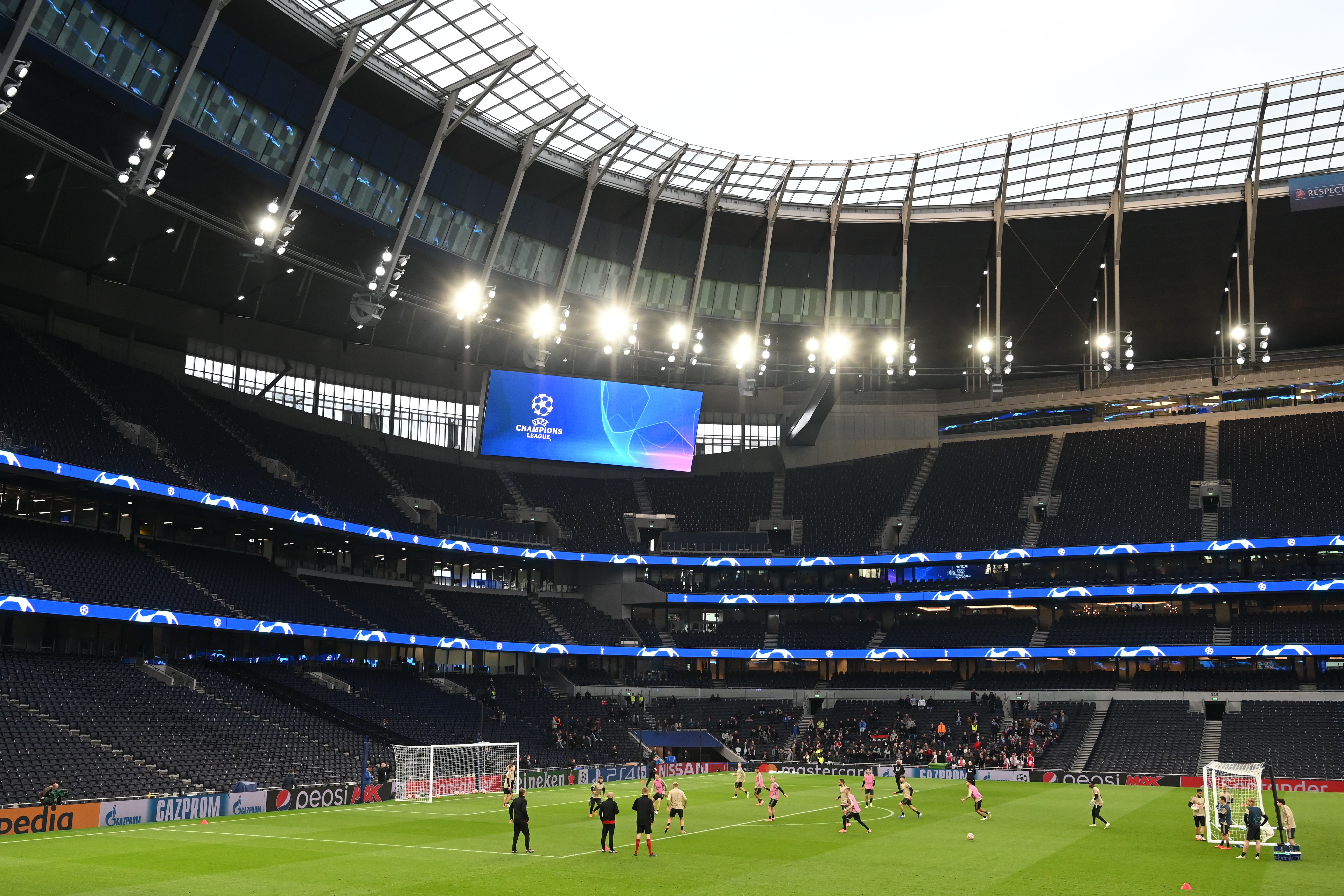 Ajax players take part in a training session at Tottenham Hotspur Stadium in London on April 29, 2019, on the eve of the UEFA Champions League semi-final first leg football match against Tottenham Hotspur. (Photo by EMMANUEL DUNAND / AFP)        (Photo credit should read EMMANUEL DUNAND/AFP/Getty Images)