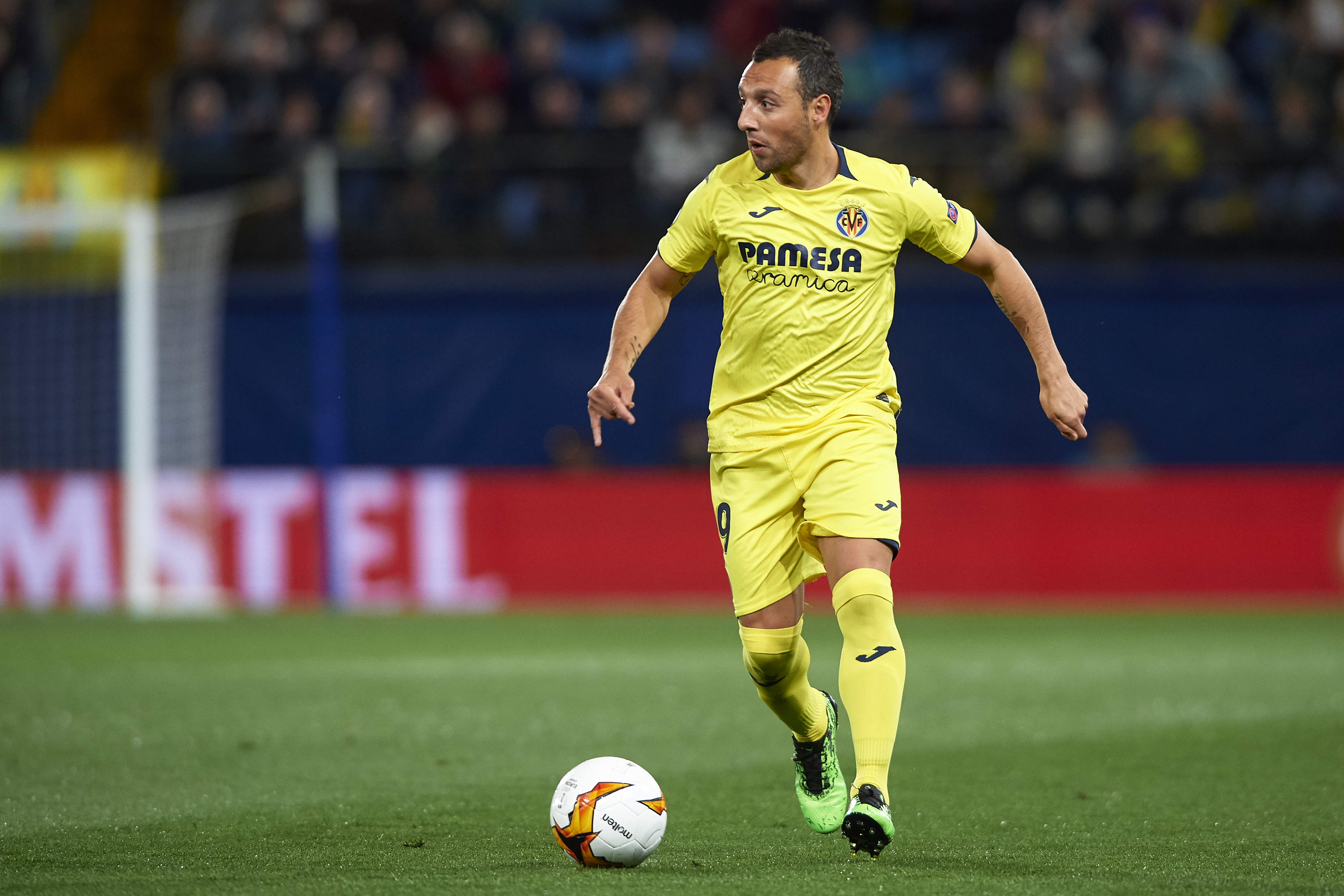Cazorla will need to provide the chances on a platter for the front men. (Photo by Fotopress/Getty Images)