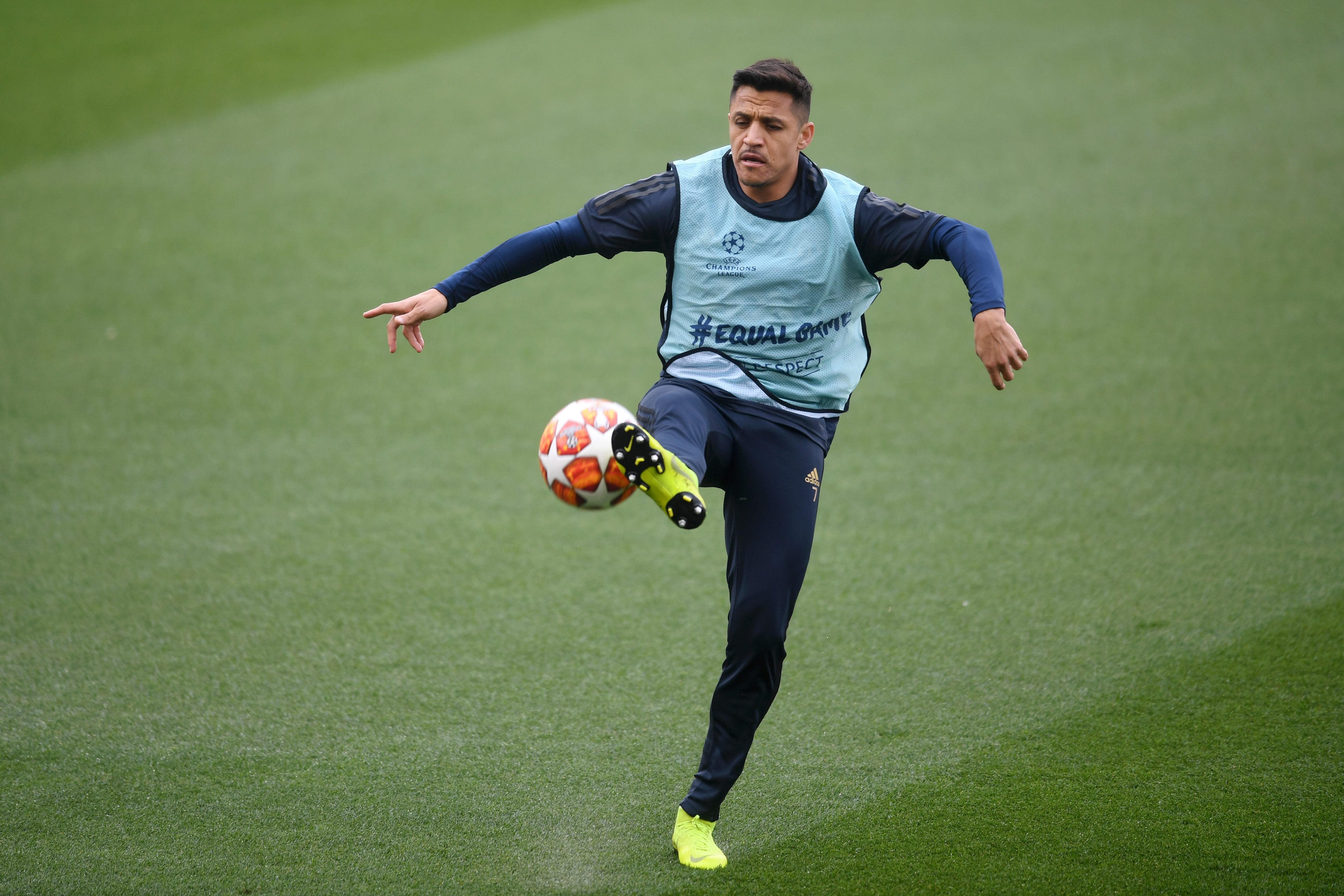 BARCELONA, SPAIN - APRIL 15: Alexis Sanchez of Manchester United in action during a training session ahead of their second leg in the UEFA Champions League Quarter Final match against FC Barcelona at Camp Nou on April 15, 2019 in Barcelona, Spain. (Photo by Michael Regan/Getty Images)