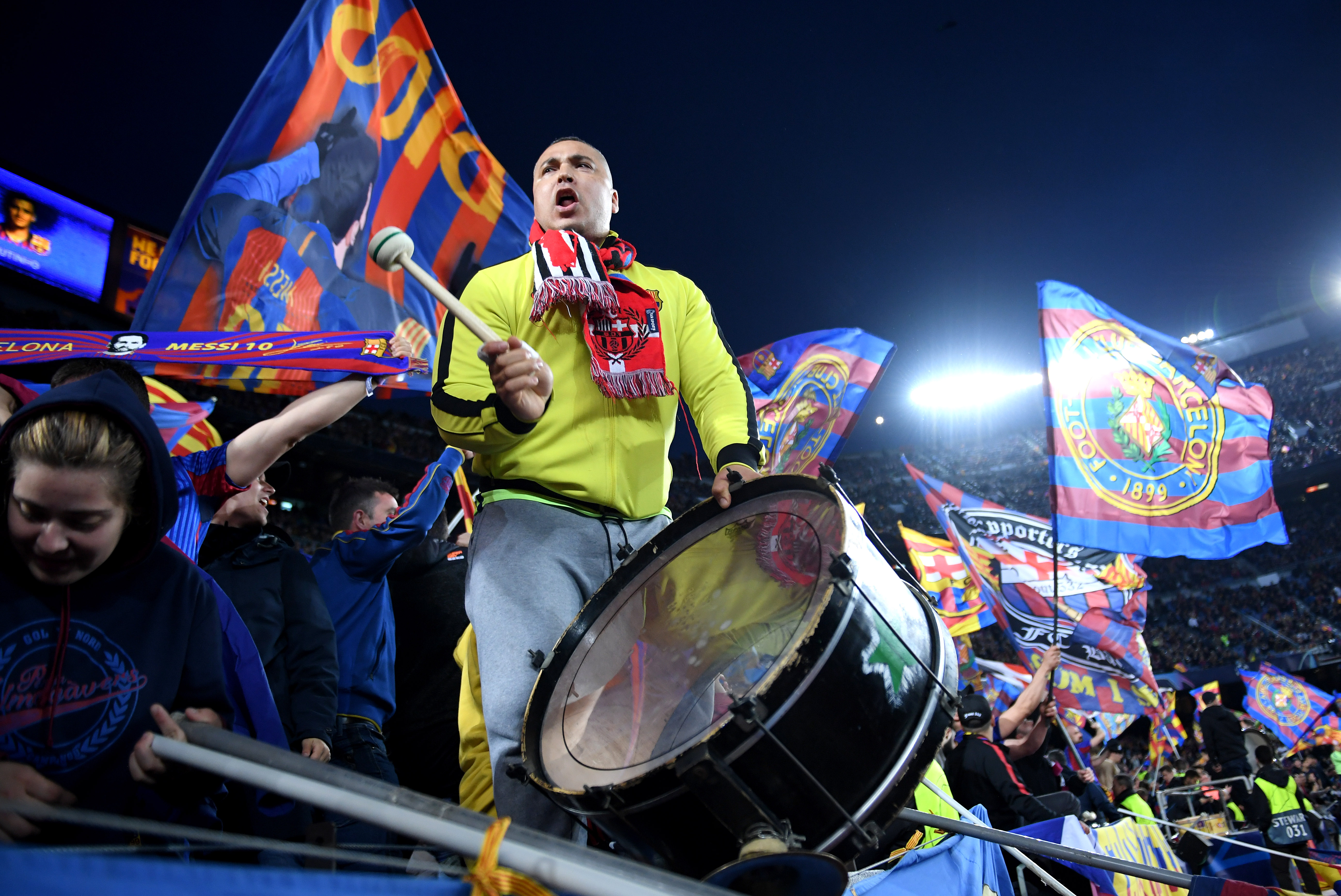 BARCELONA, SPAIN - APRIL 16:   Barcelona fans show their support during the UEFA Champions League Quarter Final second leg match between FC Barcelona and Manchester United at Camp Nou on April 16, 2019 in Barcelona, Spain. (Photo by Matthias Hangst/Getty Images)