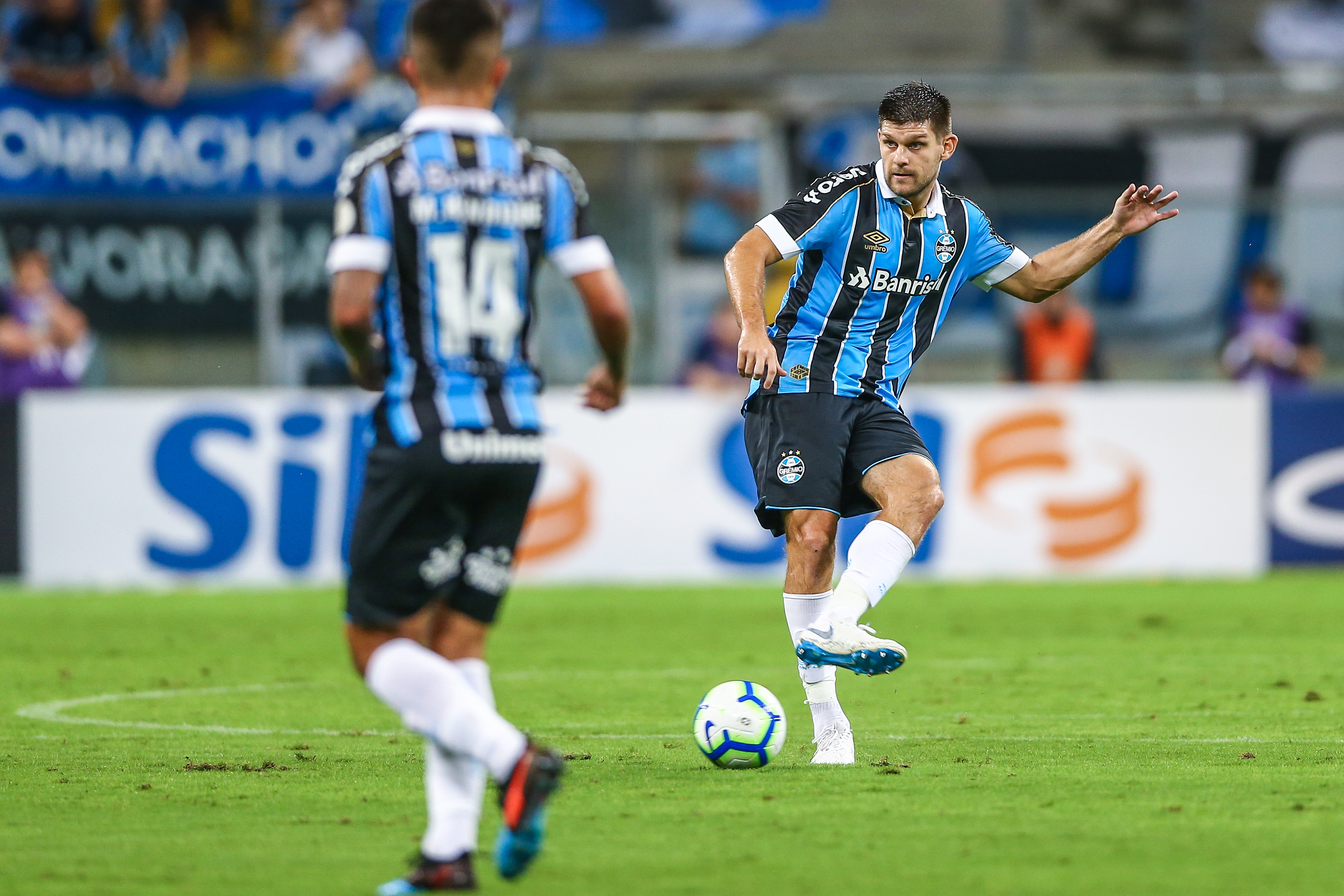 PORTO ALEGRE, BRAZIL - MAY 5: Walter Kannemann of Gremio during the match between Gremio and Fluminense, as part of  Brasileirao Series A 2019, at Arena do Gremio on May 5, 2019, in Porto Alegre, Brazil. (Photo by Lucas Uebel/Getty Images)