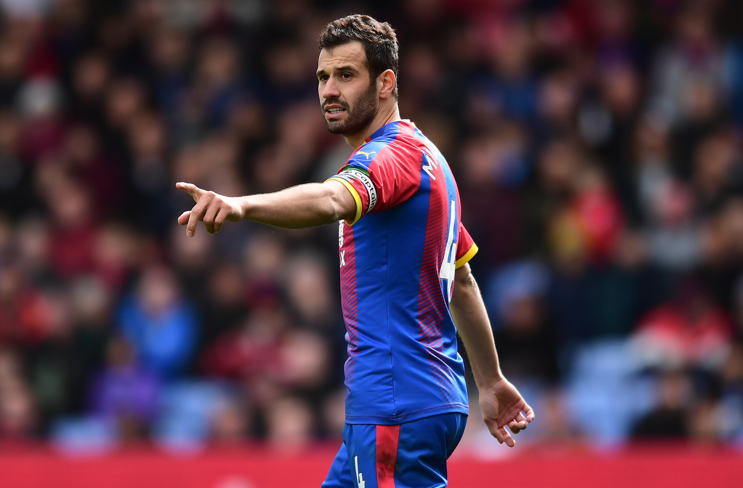 LONDON, ENGLAND - APRIL 27: Luka Milivojevic of Crystal Palace gestures during the Premier League match between Crystal Palace and Everton FC at Selhurst Park on April 27, 2019 in London, United Kingdom. (Photo by Alex Broadway/Getty Images)