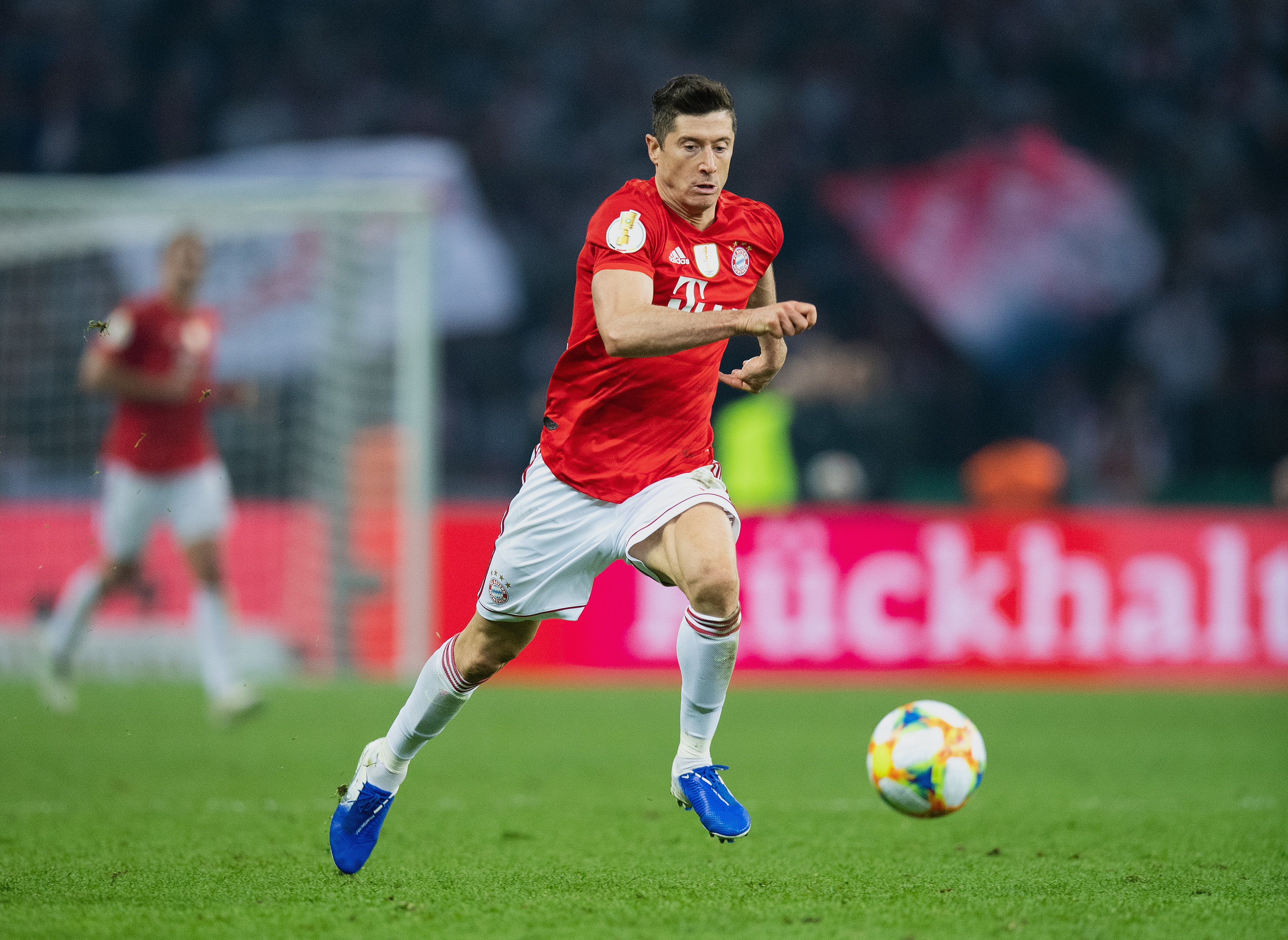 BERLIN, GERMANY - MAY 25: Robert Lewandowksi of FC Bayern Muenchen controls the ball during the DFB Cup final between RB Leipzig and Bayern Muenchen at Olympiastadion on May 25, 2019 in Berlin, Germany. (Photo by Matthias Hangst/Bongarts/Getty Images)