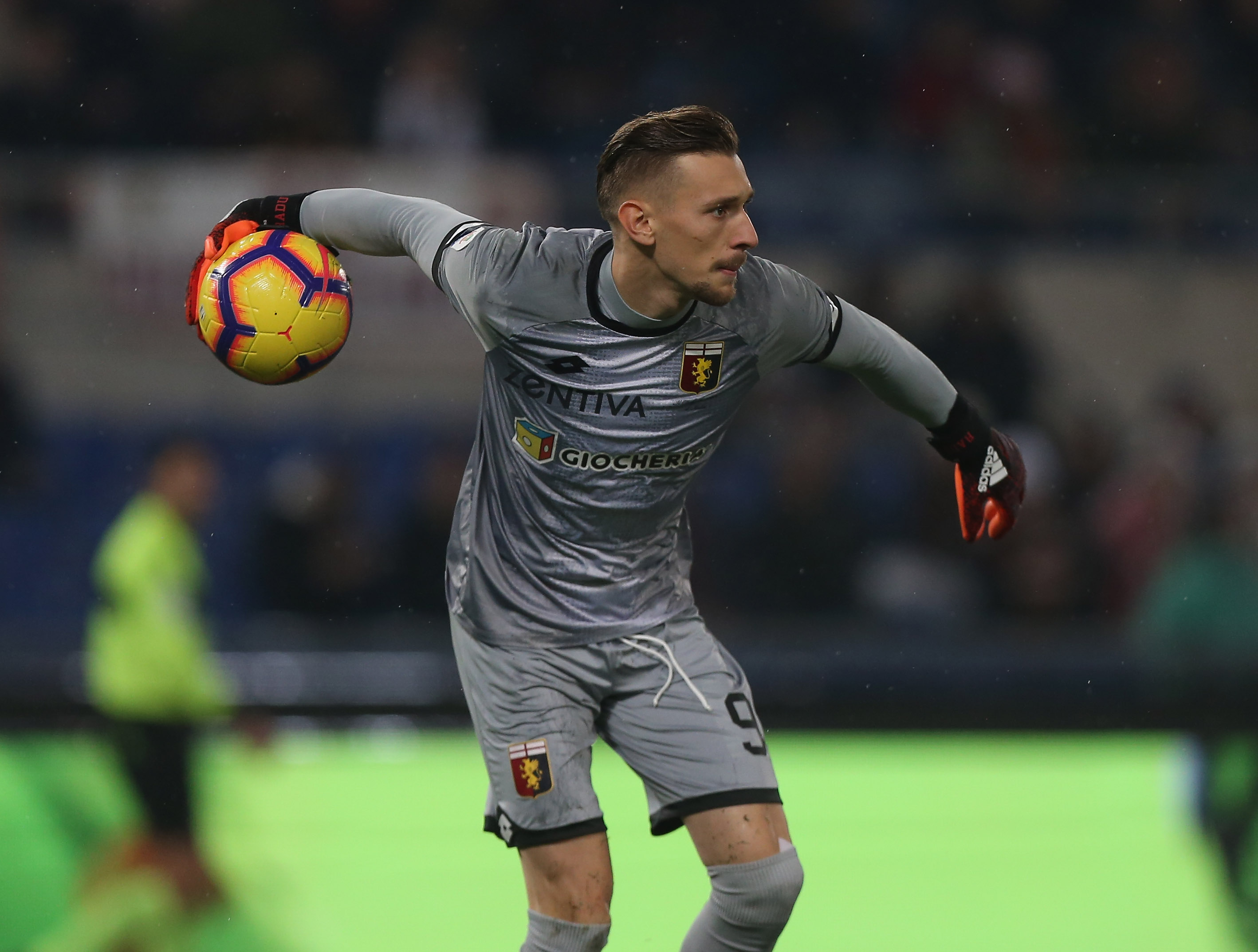 ROME, ITALY - DECEMBER 16:  Genoa CFC goalkeeper Ionut Radu in action during the Serie A match between AS Roma and Genoa CFC at Stadio Olimpico on December 16, 2018 in Rome, Italy.  (Photo by Paolo Bruno/Getty Images)