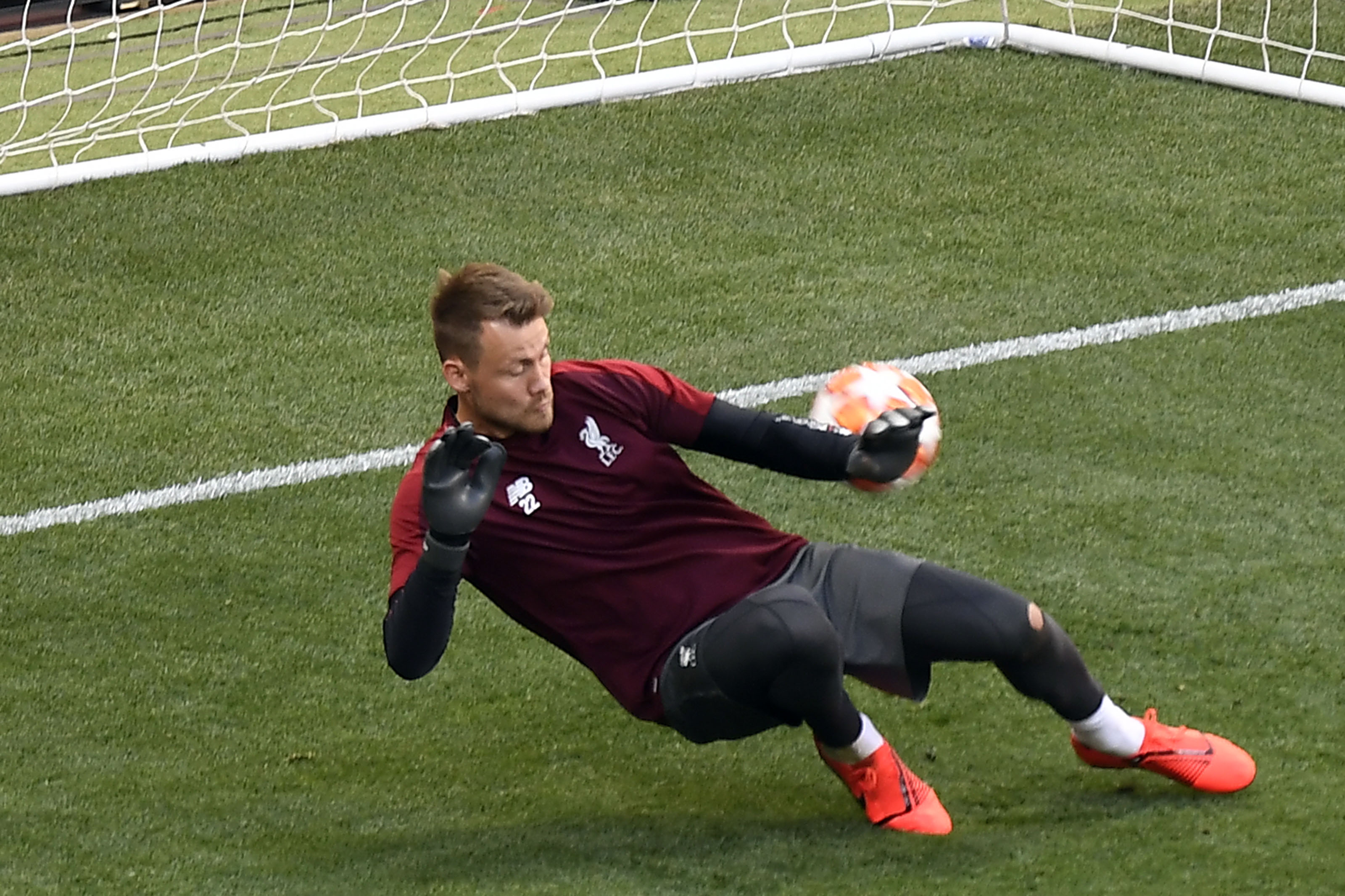 Liverpool's Belgian goalkeeper Simon Mignolet attends a training session at the Wanda Metropolitano Stadium in Madrid on May 31, 2019 on the eve of the UEFA Champions League final football match against Tottenham Hotspur. (Photo by PIERRE-PHILIPPE MARCOU / AFP)        (Photo credit should read PIERRE-PHILIPPE MARCOU/AFP/Getty Images)