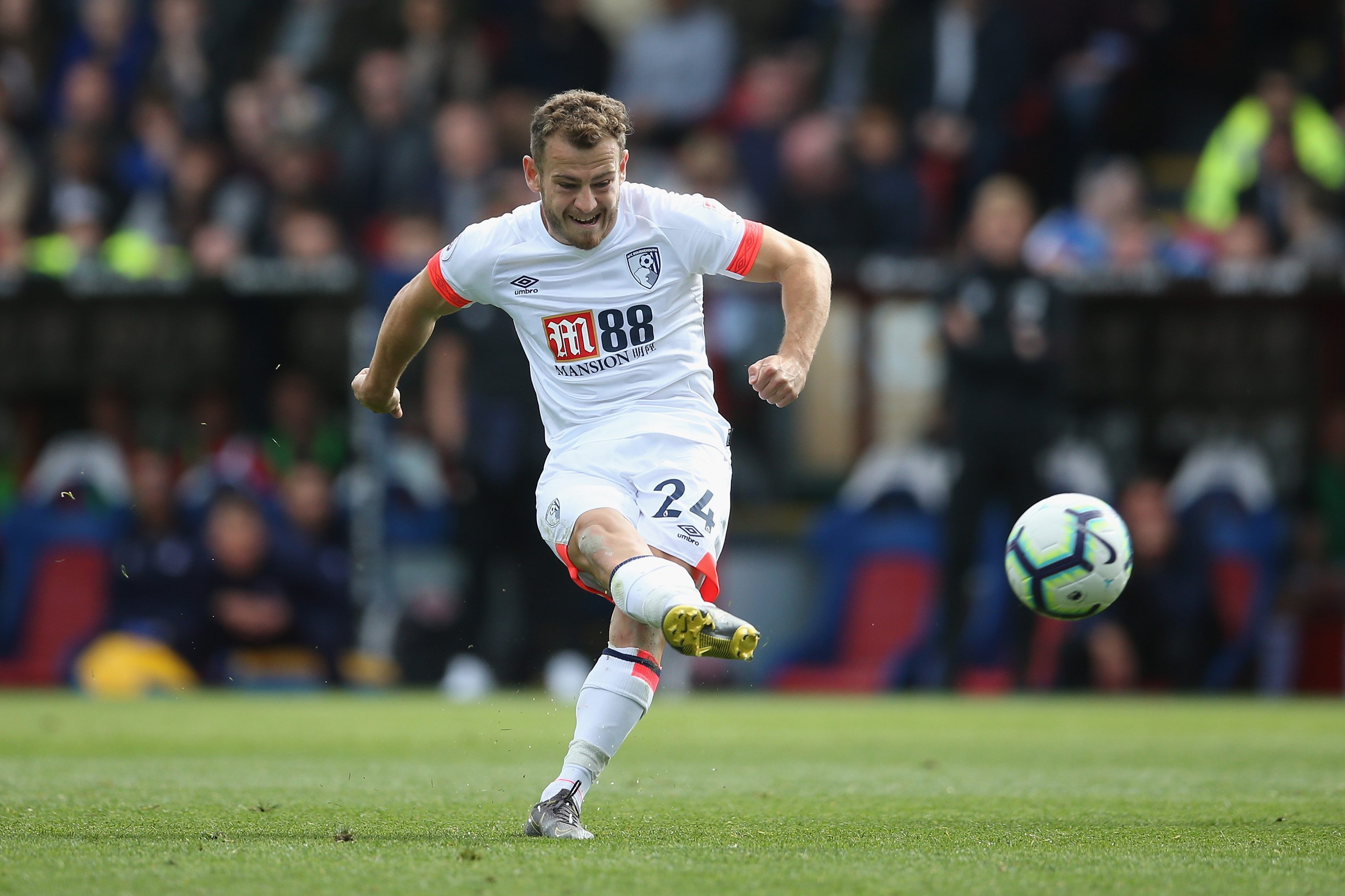 Arsenal might reignite their interest in Bournemouth winger Ryan Fraser. (Photo by Steve Bardens/Getty Images)
