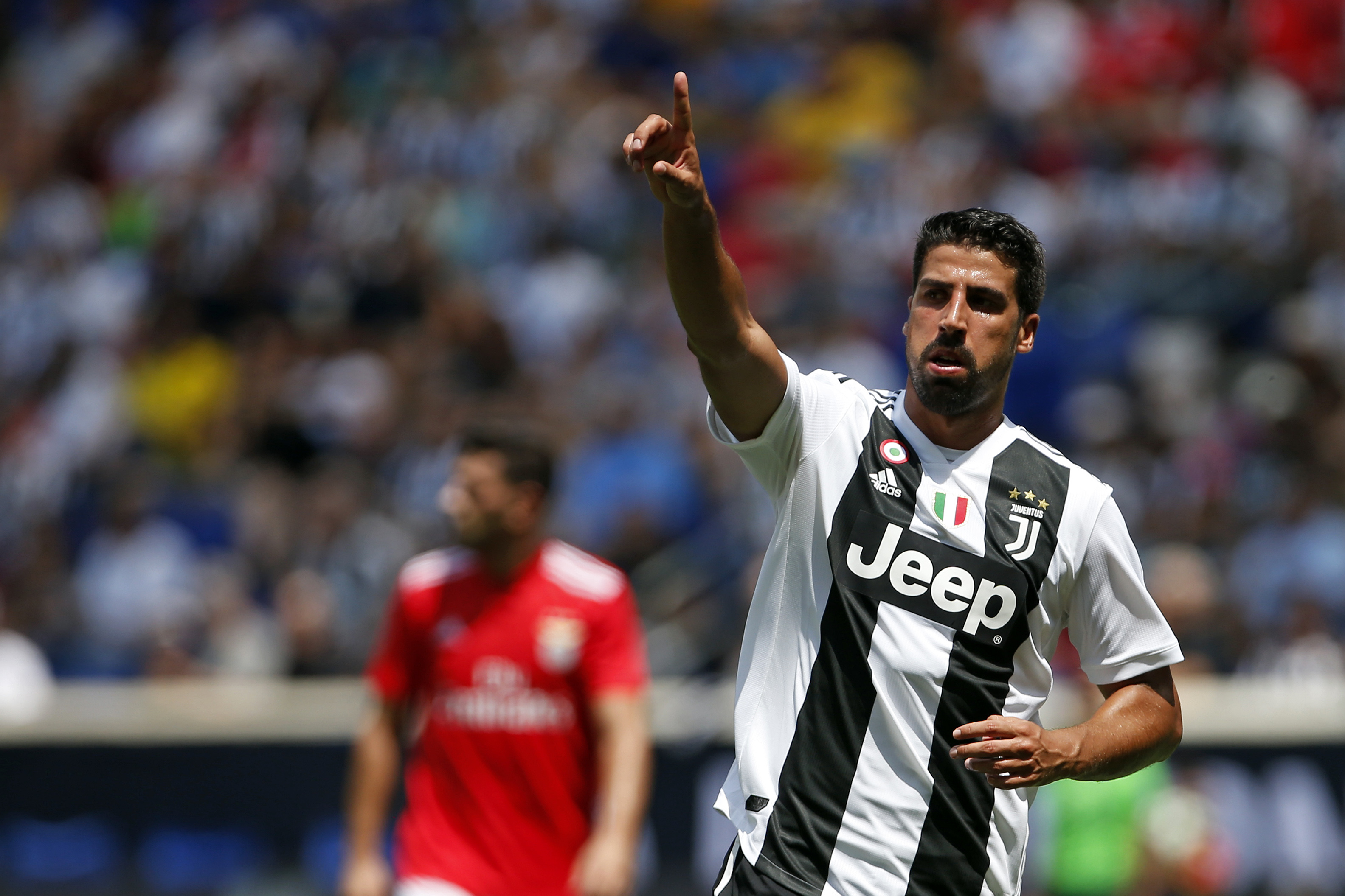 HARRISON, NJ - JULY 28: Sami Khedira #6 of Juventus gestures against Benfica during the International Champions Cup 2018 match between Benfica and Juventus at Red Bull Arena on July 28, 2018 in Harrison, New Jersey. (Photo by Adam Hunger/Getty Images)
