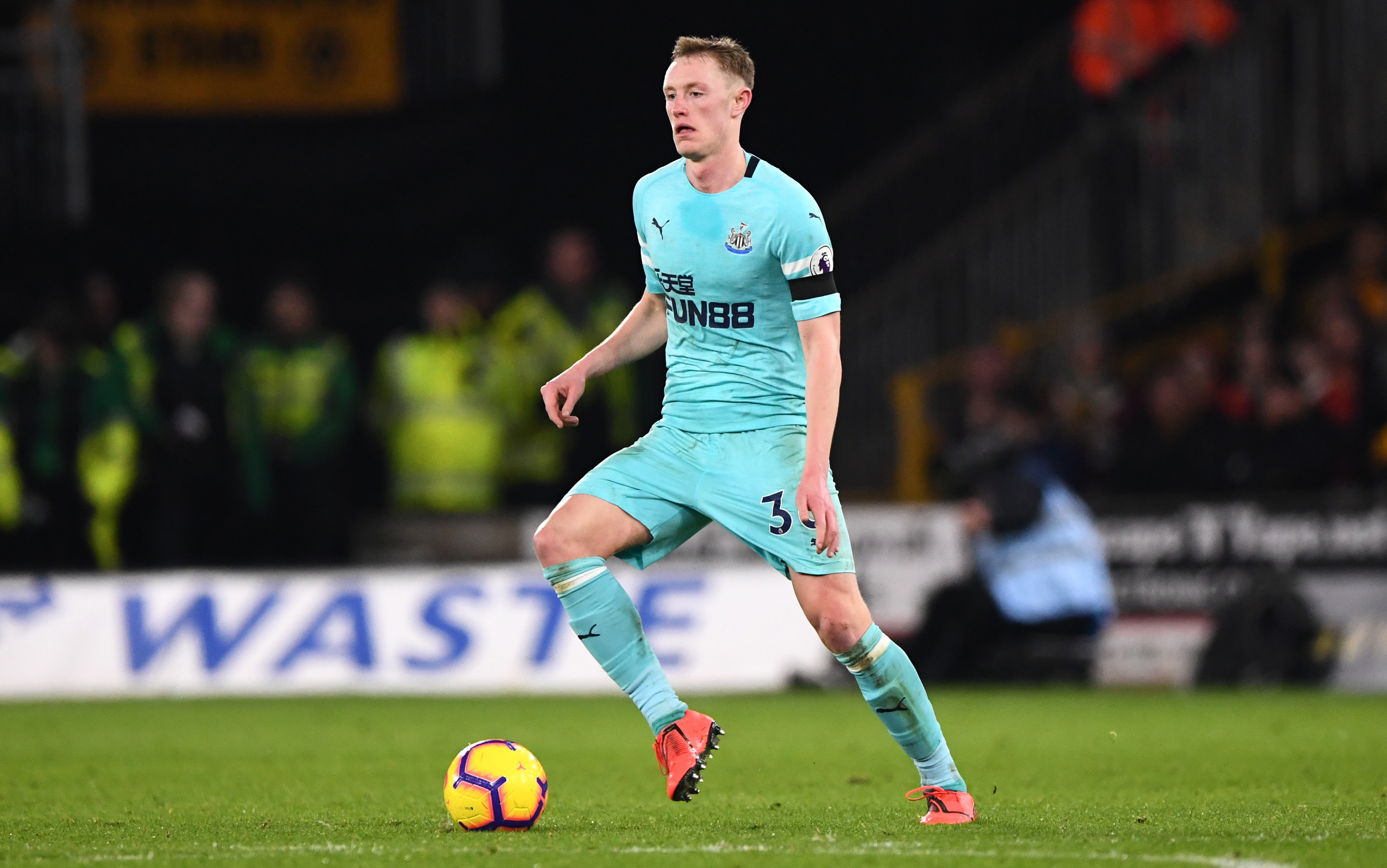 WOLVERHAMPTON, ENGLAND - FEBRUARY 11: Newcastle player Sean Longstaff in action during the Premier League match between Wolverhampton Wanderers and Newcastle United at Molineux on February 11, 2019 in Wolverhampton, United Kingdom. (Photo by Stu Forster/Getty Images)