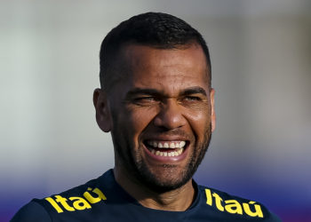 Dani Alves has withdrawn from the Brazil squad with an injury (Photo by Buda Mendes/Getty Images)