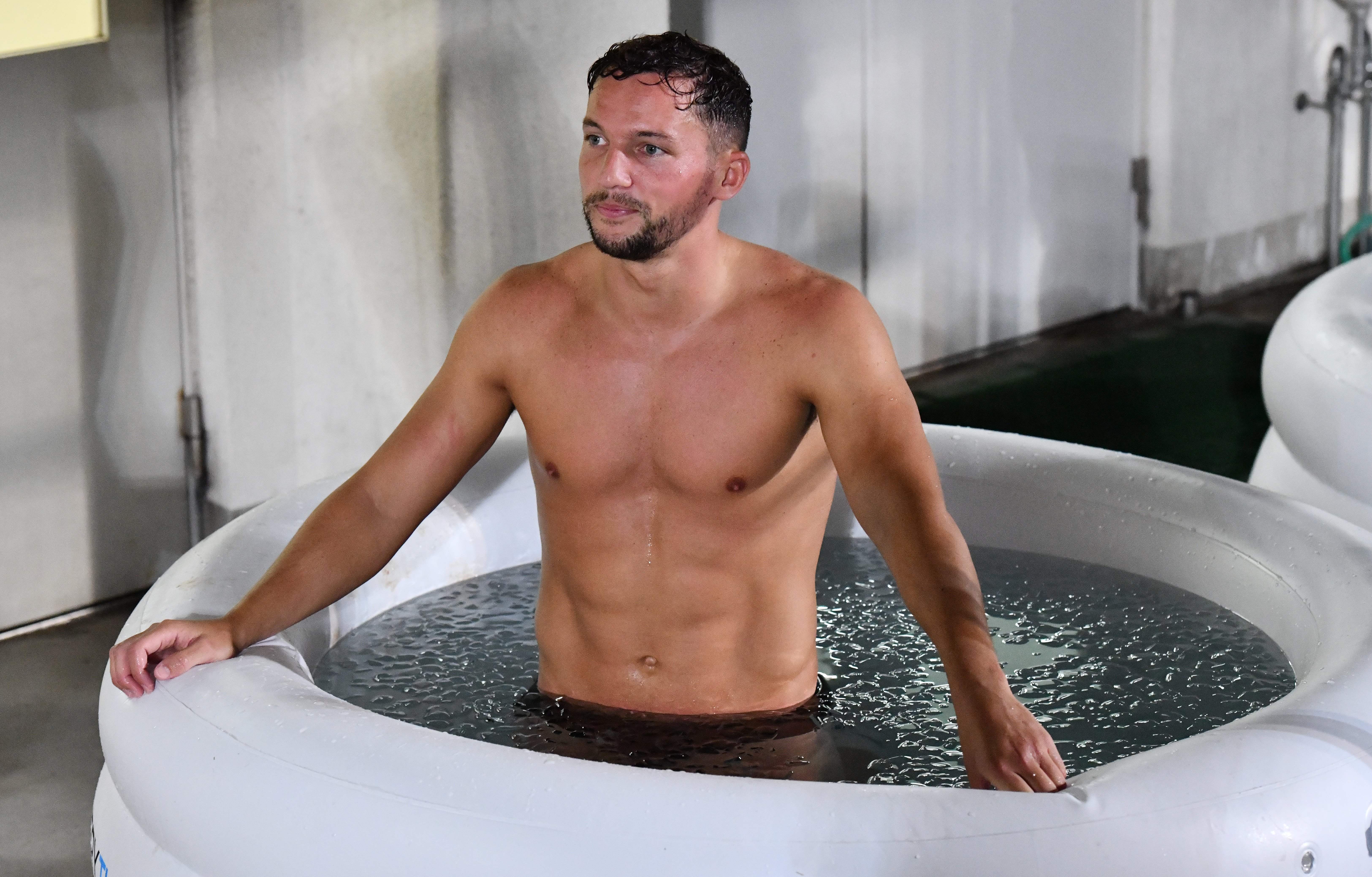 Danny Drinkwater, midfielder for English Premier League club Chelsea, recovers in ice water after an official training session during their Japan tour at Mitsuzawa stadium in Yokohama on July 18, 2019. (Photo by TOSHIFUMI KITAMURA / AFP)        (Photo credit should read TOSHIFUMI KITAMURA/AFP/Getty Images)