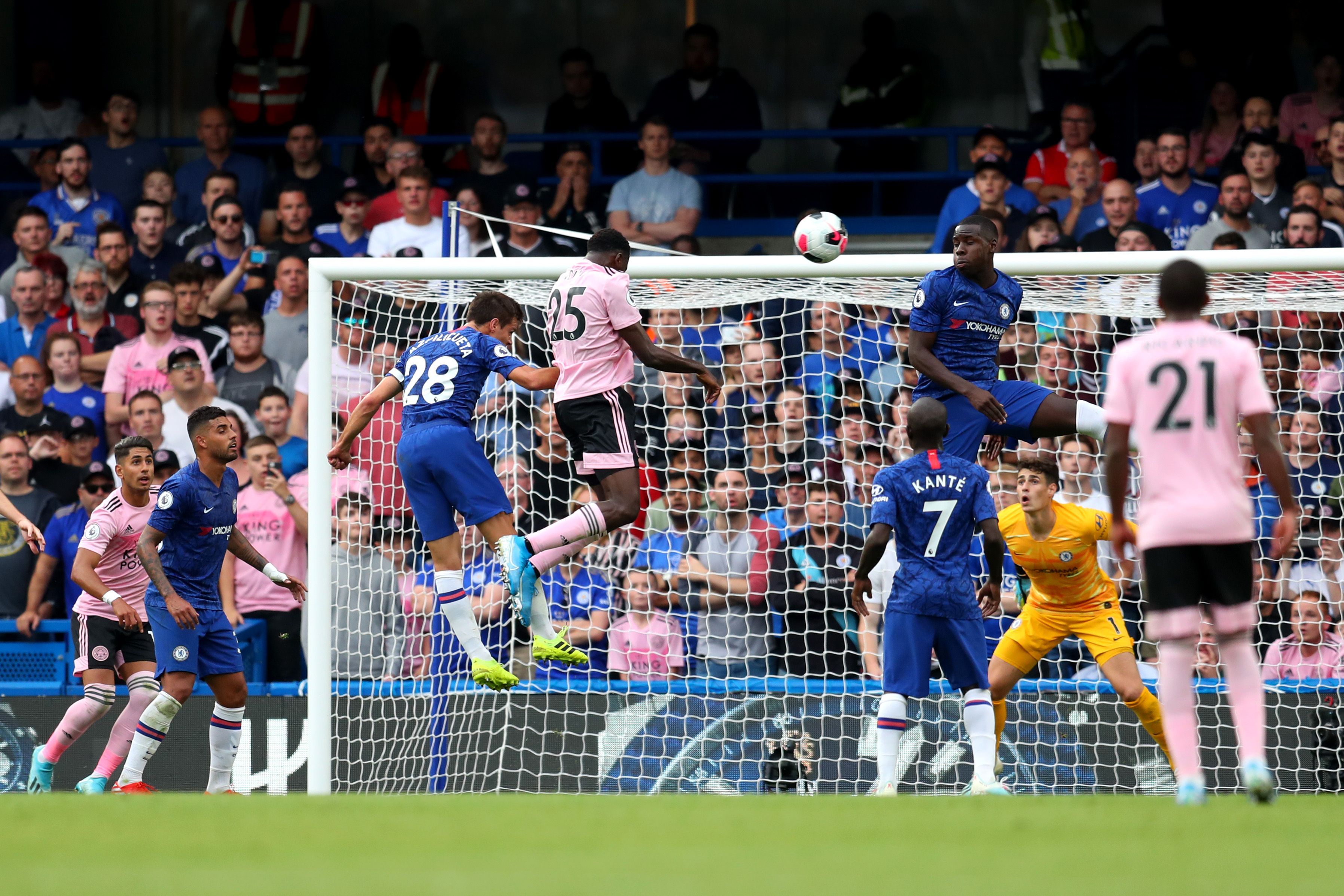 LONDON, ENGLAND - AUGUST 18: Onyinye Wilfred Ndidi of Leicester City scores his team's first goal during the Premier League match between Chelsea FC and Leicester City at Stamford Bridge on August 18, 2019 in London, United Kingdom. (Photo by Catherine Ivill/Getty Images)