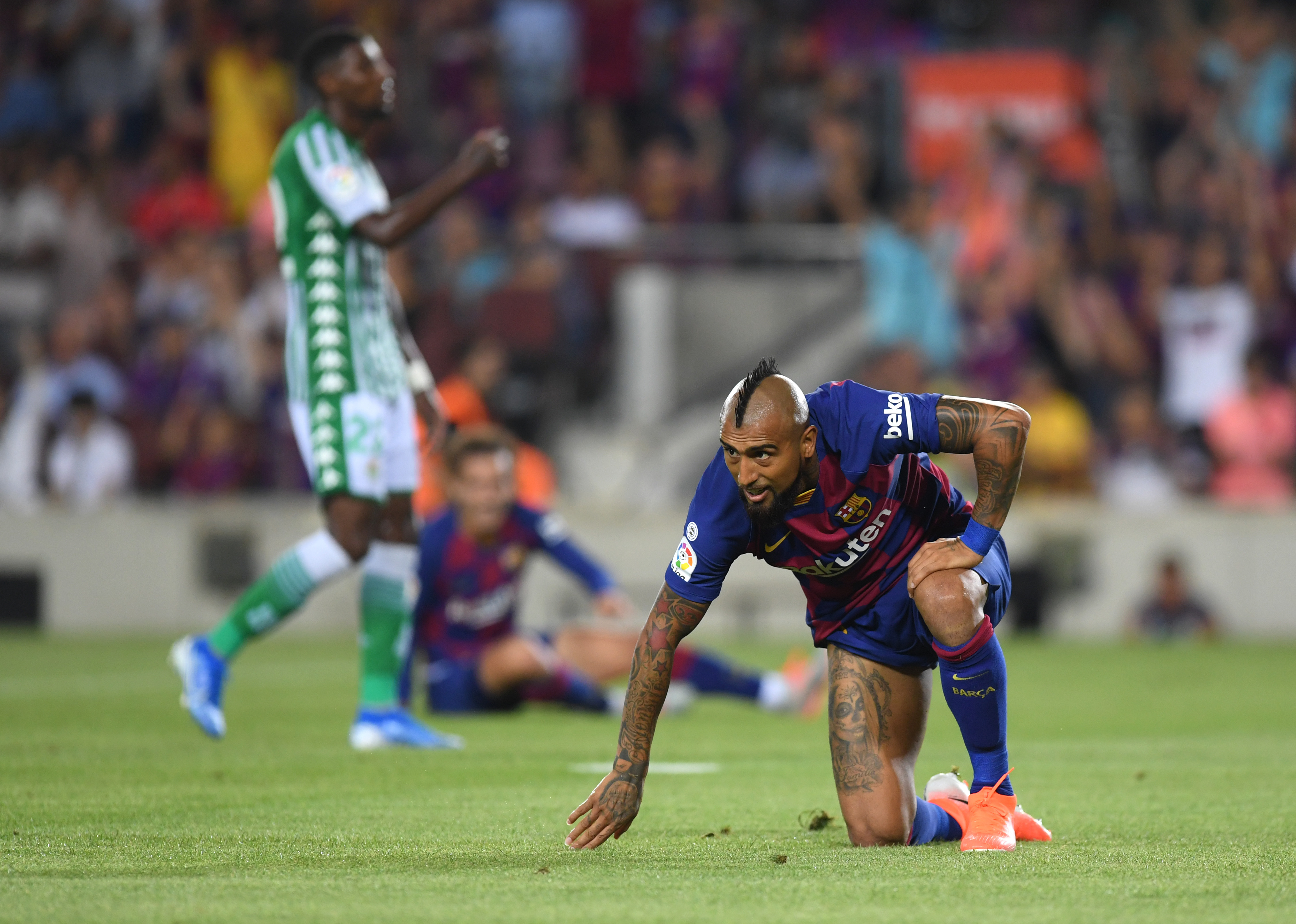 BARCELONA, SPAIN - AUGUST 25: Arturo Vidal of Barcelona celebrates after scoring his team's fifth goal during the Liga match between FC Barcelona and Real Betis at Camp Nou on August 25, 2019 in Barcelona, Spain. (Photo by Alex Caparros/Getty Images)