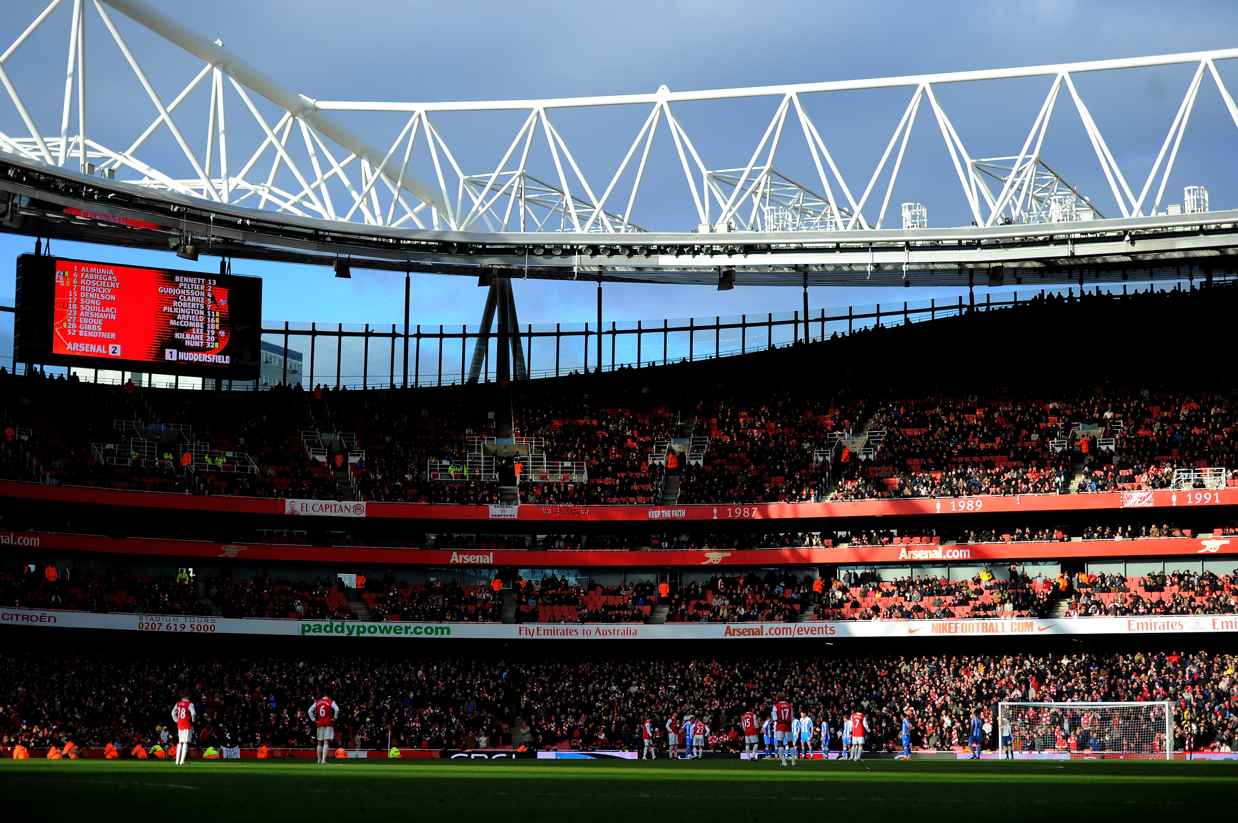 LONDON, ENGLAND - JANUARY 30:  A general view of the Emirates Stadium during the FA Cup sponsored by E.ON fourth round match between Arsenal and Huddersfield Town at The Emirates Stadium on January 30, 2011 in London, England.  (Photo by Clive Mason/Getty Images)