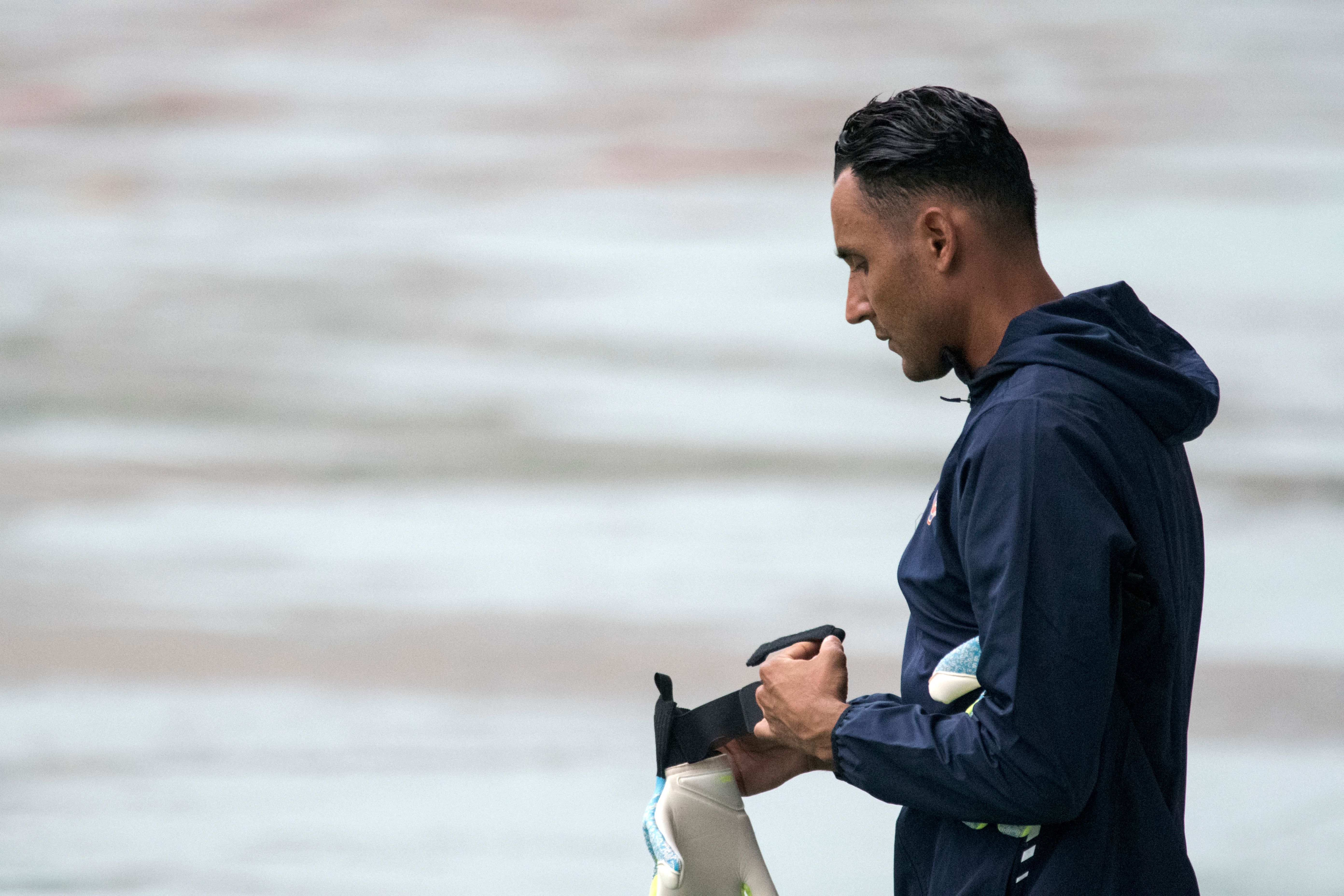 Keylor Navas is likely to return for PSG against Bayern Munich. (Photo by Ezequiel Becerra/AFP/Getty Images)