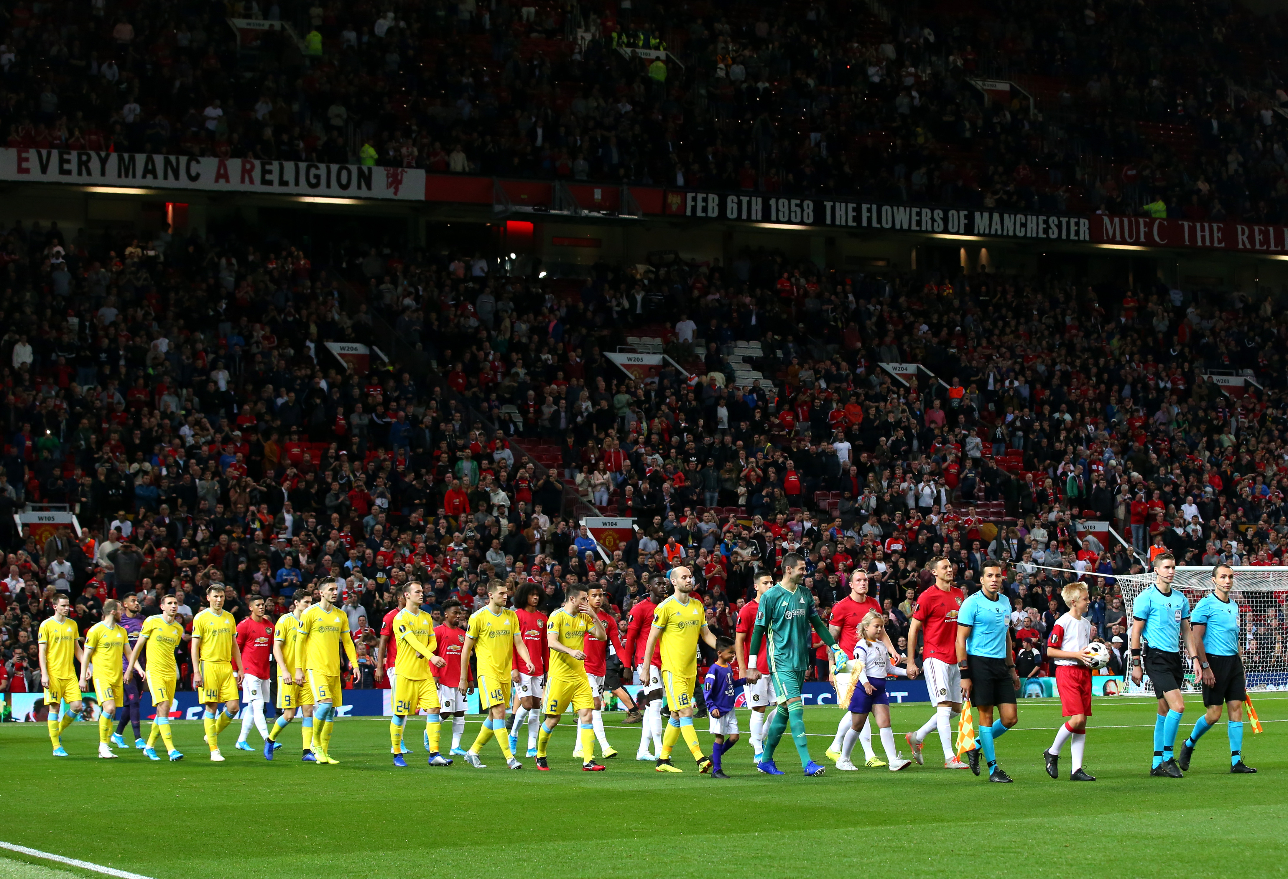 MANCHESTER, ENGLAND - SEPTEMBER 19: General view inside the stadium as both teams walk onto the pitch prior to the UEFA Europa League group L match between Manchester United and FK Astana at Old Trafford on September 19, 2019 in Manchester, United Kingdom. (Photo by Alex Livesey/Getty Images)