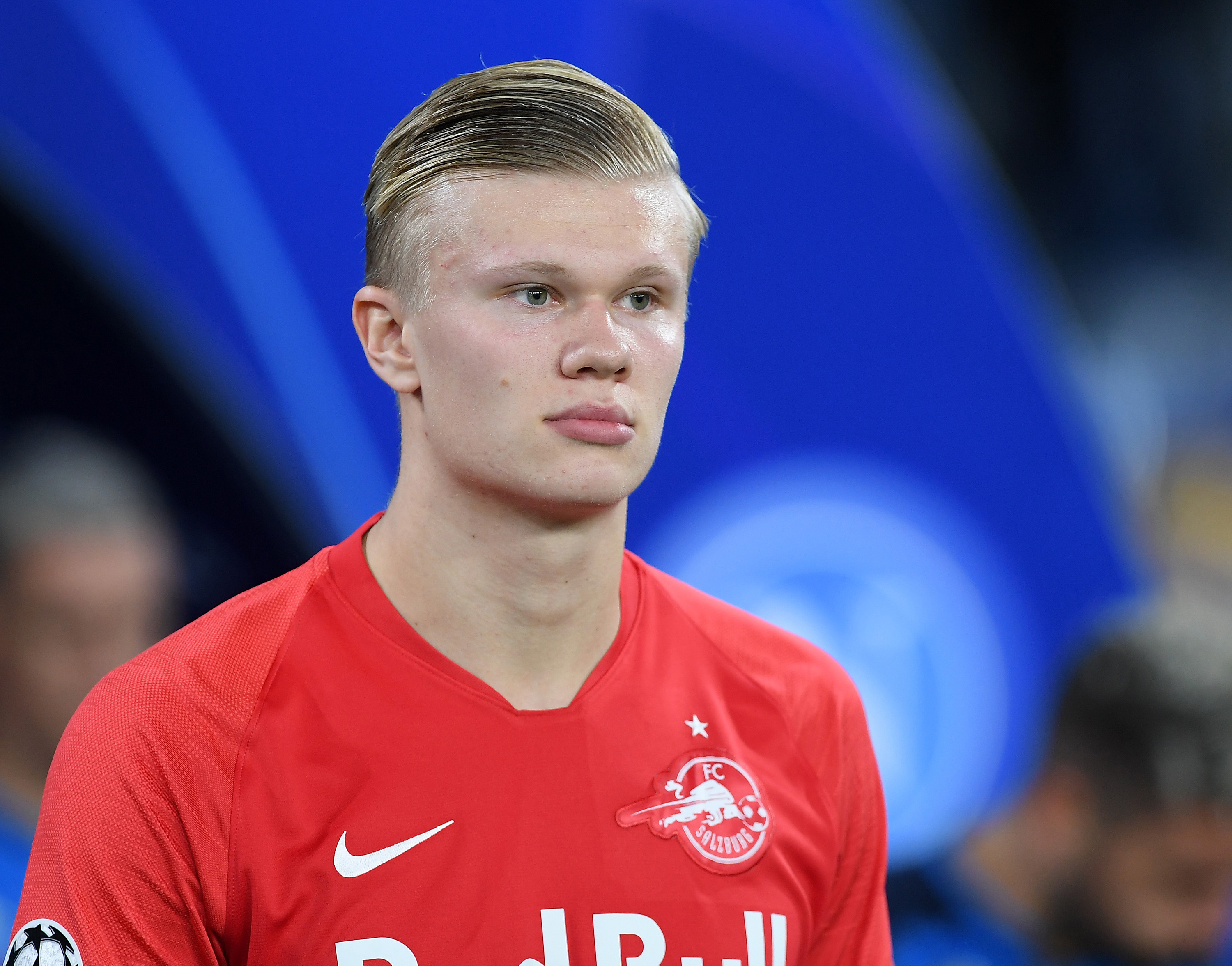 NAPLES, ITALY - NOVEMBER 05: Erling Braut Haaland of RB Salzburg during the UEFA Champions League group E match between SSC Napoli and RB Salzburg at Stadio San Paolo on November 05, 2019 in Naples, Italy. (Photo by Francesco Pecoraro/Getty Images)