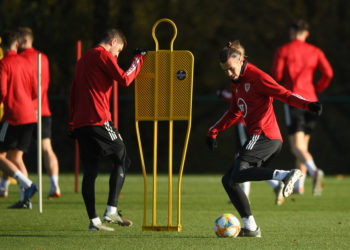 CARDIFF, WALES - NOVEMBER 11: Gareth Bale of Wales(R) controls the ball during a Wales Training Session at the Vale Resort on November 11, 2019 in Cardiff, Wales. (Photo by Harry Trump/Getty Images)