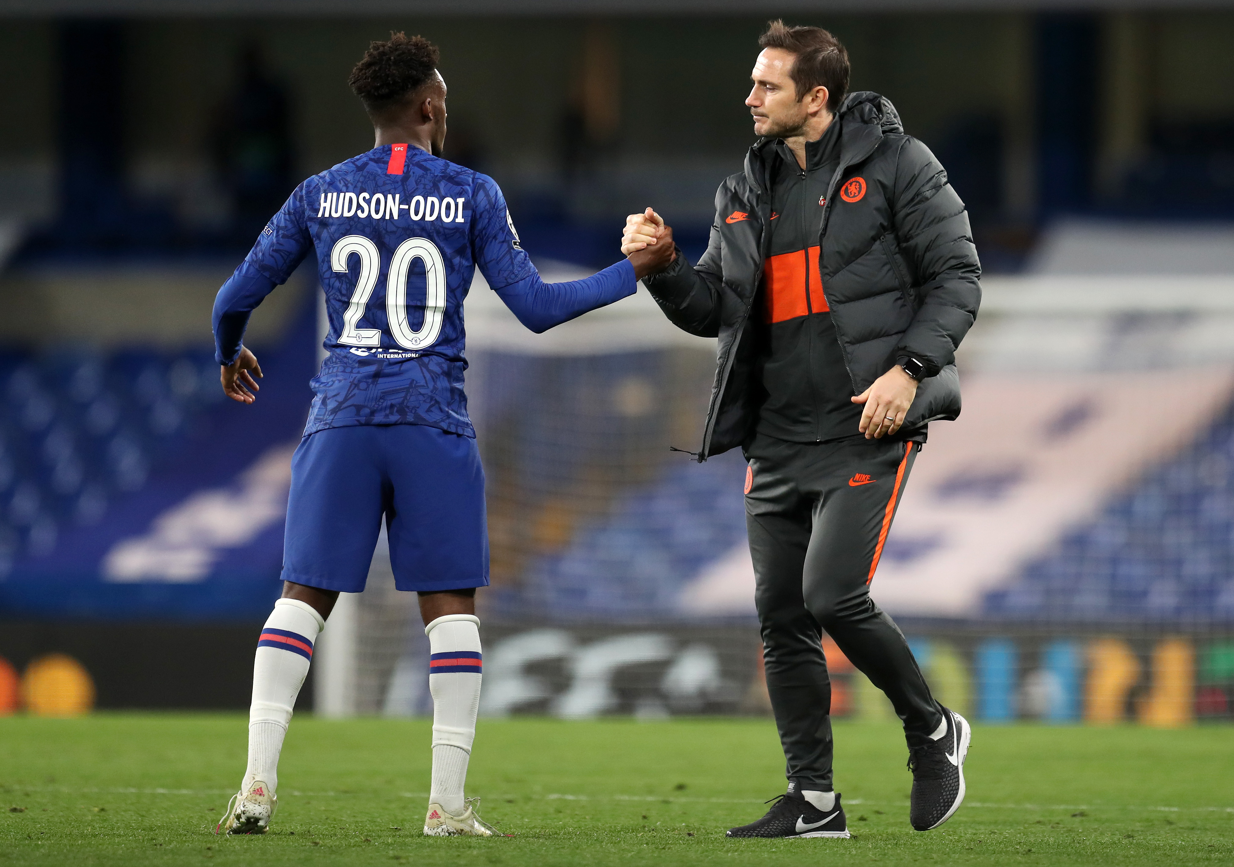 LONDON, ENGLAND - NOVEMBER 05: Frank Lampard, Manager of Chelsea embraces Callum Hudson-Odoi during the UEFA Champions League group H match between Chelsea FC and AFC Ajax at Stamford Bridge on November 05, 2019 in London, United Kingdom. (Photo by Catherine Ivill/Getty Images)