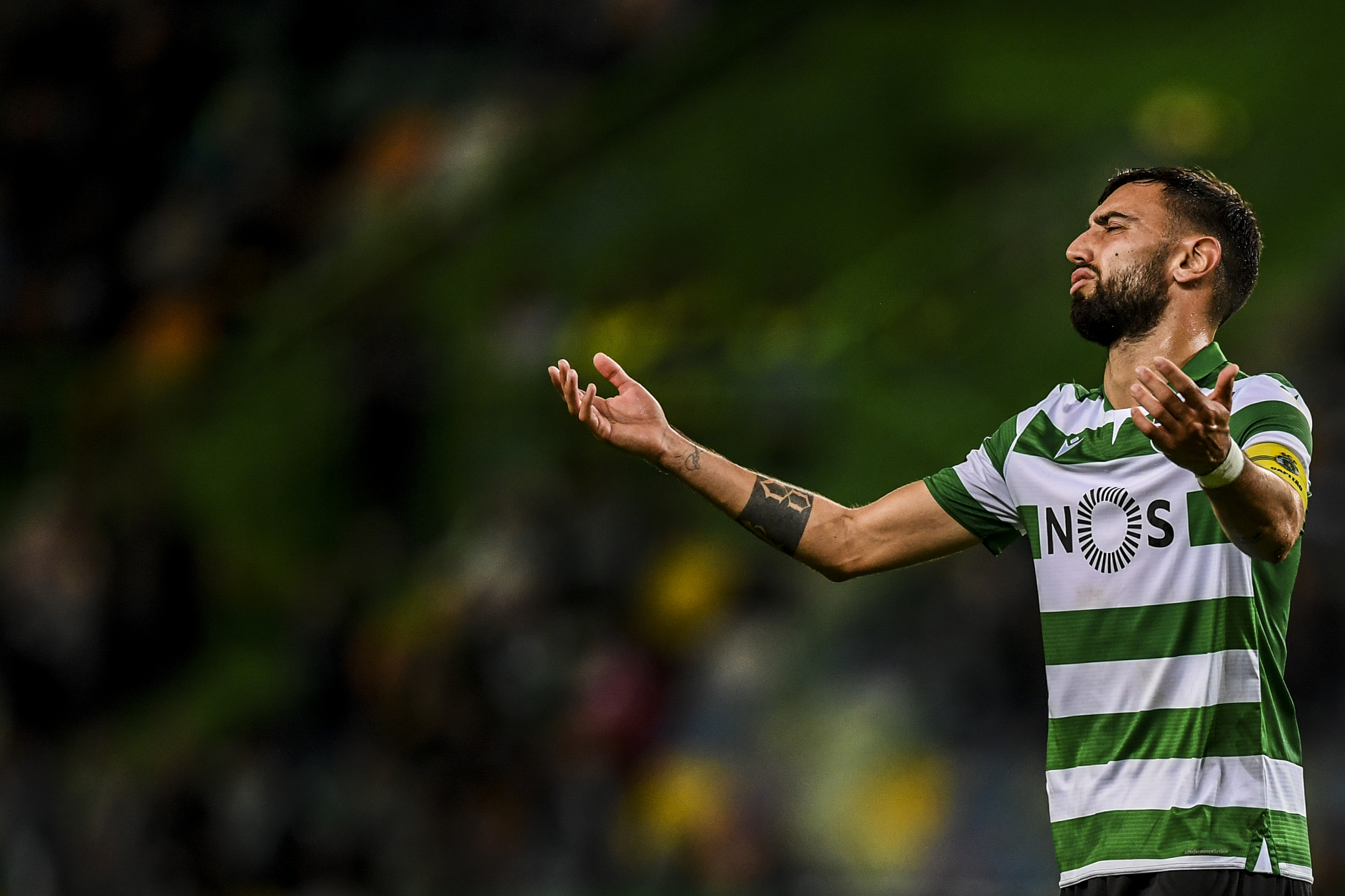 Sporting's Portuguese midfielder Bruno Fernandes gestures during the Portuguese League football match between SL Sporting CP vs Belenenses SAD at Alvalade stadium in Lisbon on November 10, 2019. (Photo by PATRICIA DE MELO MOREIRA / AFP) (Photo by PATRICIA DE MELO MOREIRA/AFP via Getty Images)