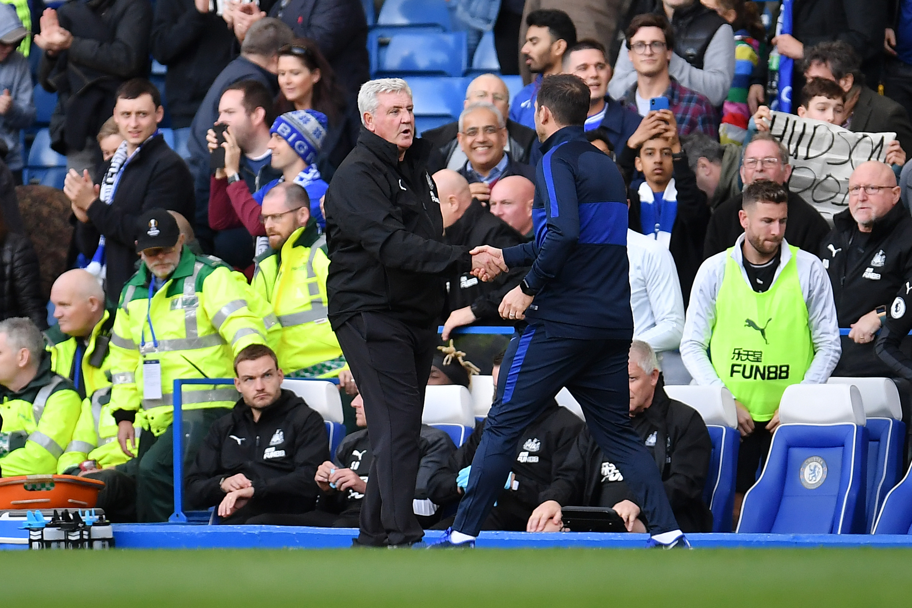 LONDON, ENGLAND - OCTOBER 19: Frank Lampard, Manager of Chelsea shakes hands with Steve Bruce, Manager of Newcastle United following the Premier League match between Chelsea FC and Newcastle United at Stamford Bridge on October 19, 2019 in London, United Kingdom. (Photo by Justin Setterfield/Getty Images)