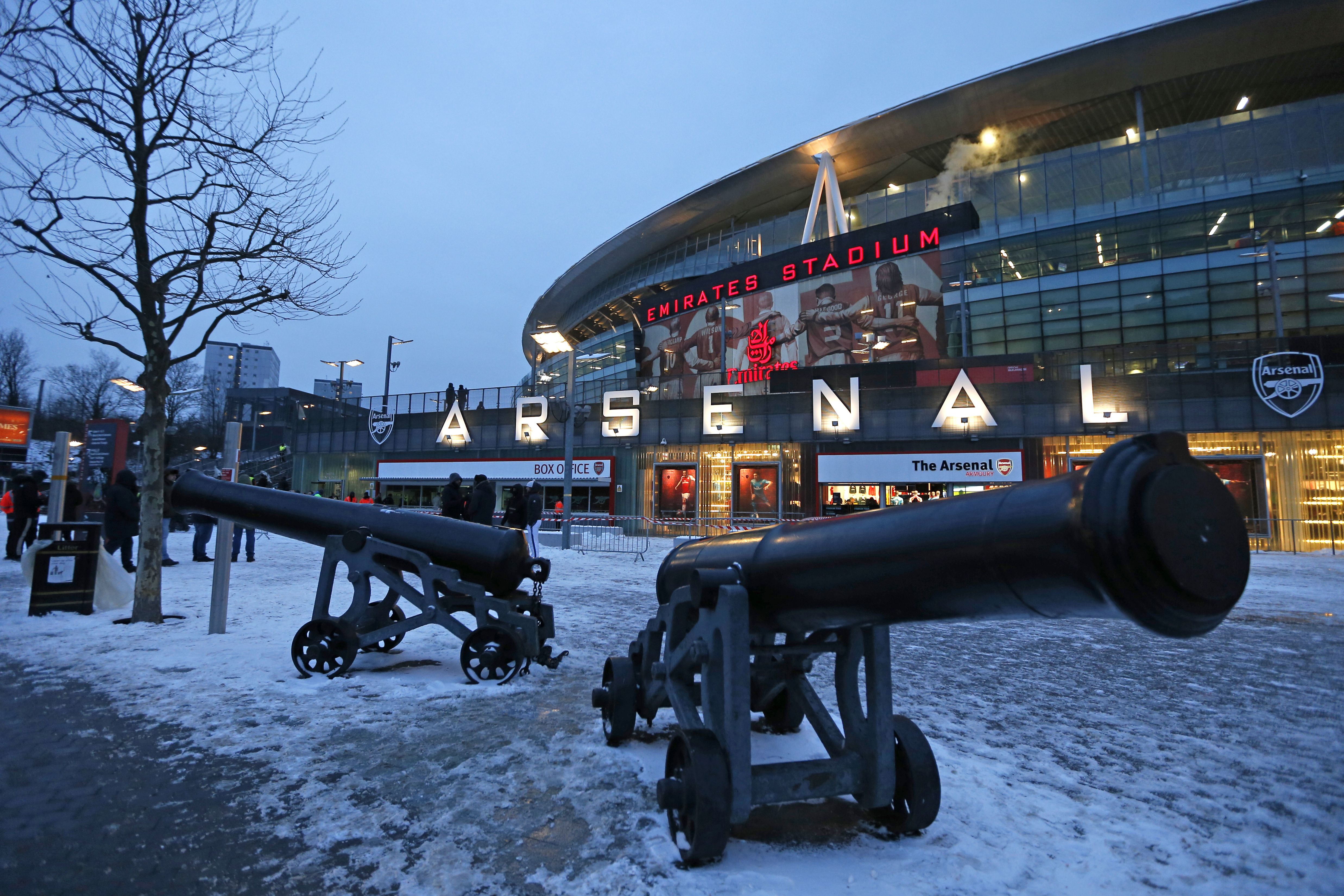 The snow-covered area outside the Emirates Stadium is pictured prior to kick off in the English Premier League football match between Arsenal and Manchester City at the Emirates Stadium in London on March 1, 2018.  / AFP PHOTO / IKIMAGES / Ian KINGTON / RESTRICTED TO EDITORIAL USE. No use with unauthorized audio, video, data, fixture lists, club/league logos or 'live' services. Online in-match use limited to 45 images, no video emulation. No use in betting, games or single club/league/player publications.  /         (Photo credit should read IAN KINGTON/AFP via Getty Images)