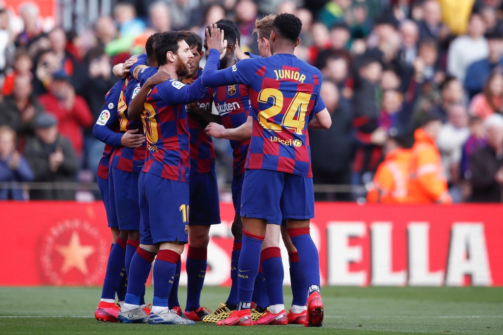 BARCELONA, SPAIN - FEBRUARY 15: Antoine Griezmann of FC Barcelona with teammates after scoring his team's first goal during the La Liga match between FC Barcelona and Getafe CF at Camp Nou on February 15, 2020 in Barcelona, Spain. (Photo by Eric Alonso/Getty Images)
